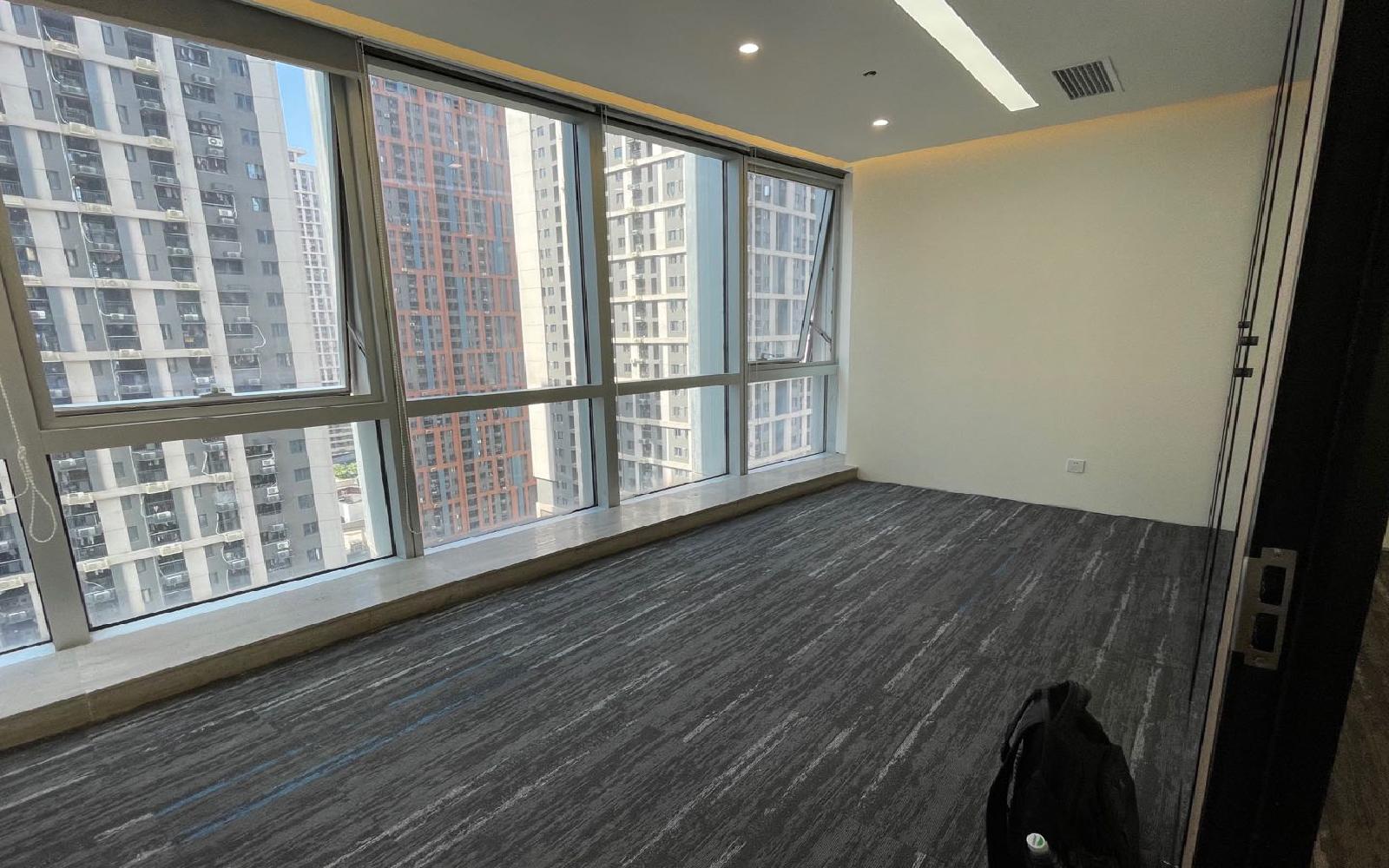华润城大冲商务中心写字楼出租136平米精装办公室70元/m².月