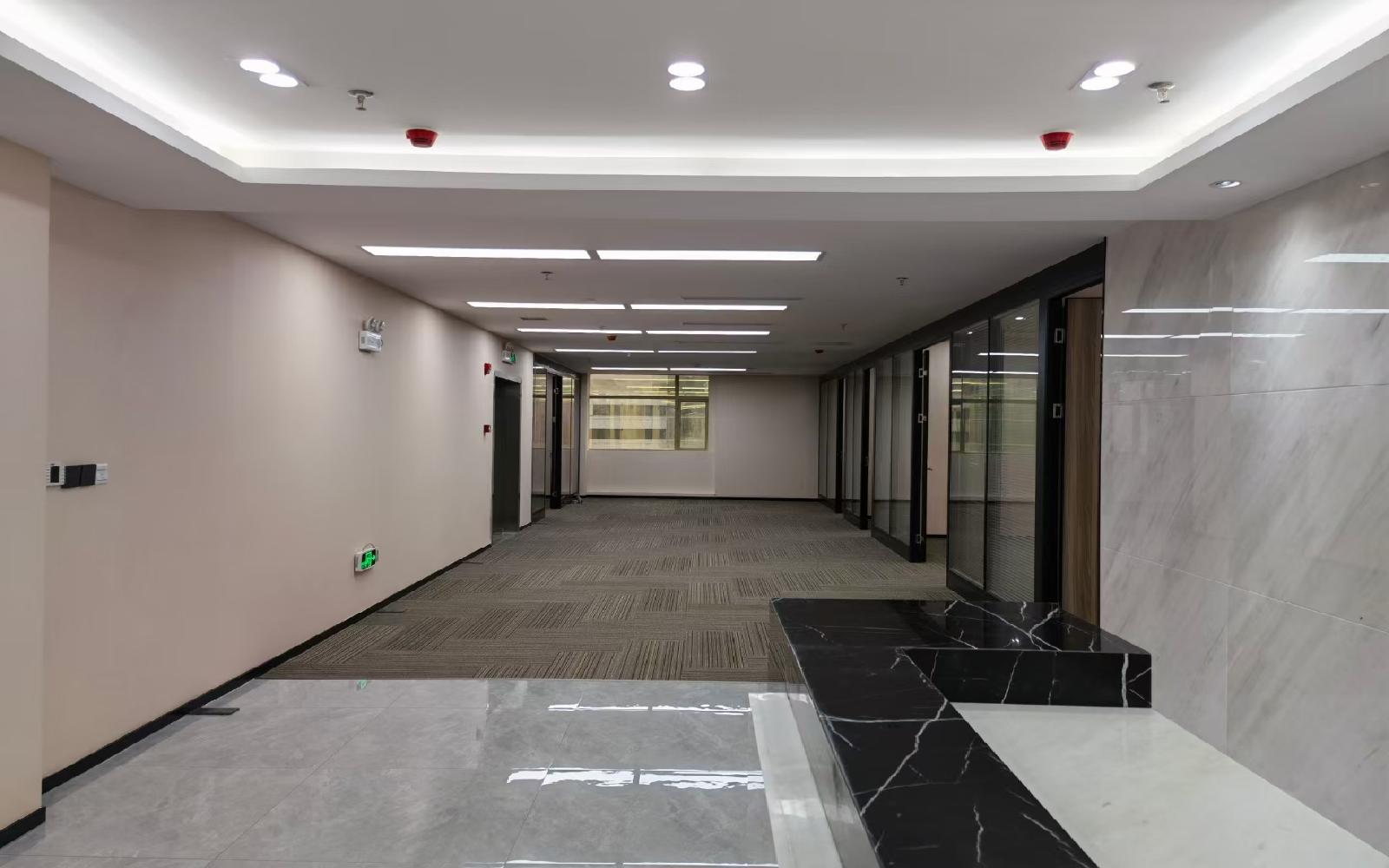 华润城大冲商务中心写字楼出租303平米精装办公室95元/m².月