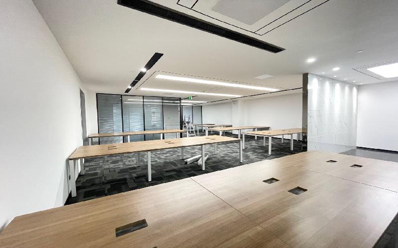 大族创新大厦写字楼出租219平米精装办公室95元/m².月