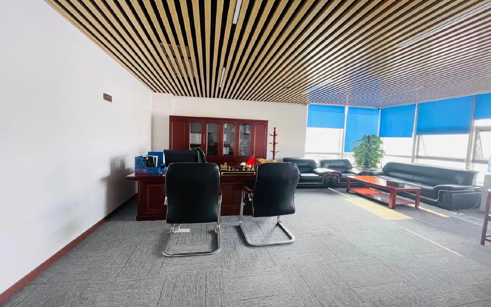 恒裕中心写字楼出租1350平米精装办公室100元/m².月