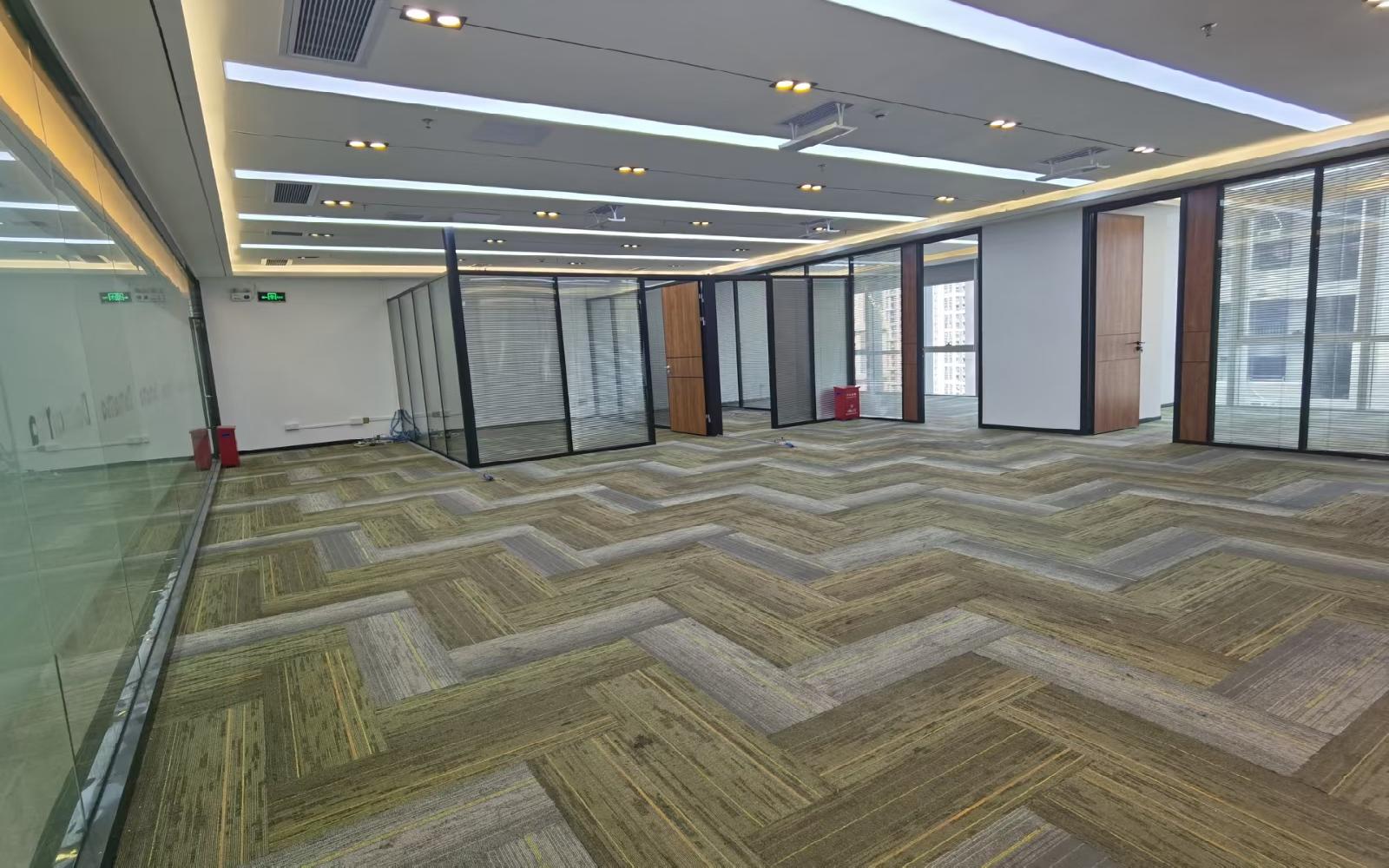华润城大冲商务中心写字楼出租617平米精装办公室70元/m².月