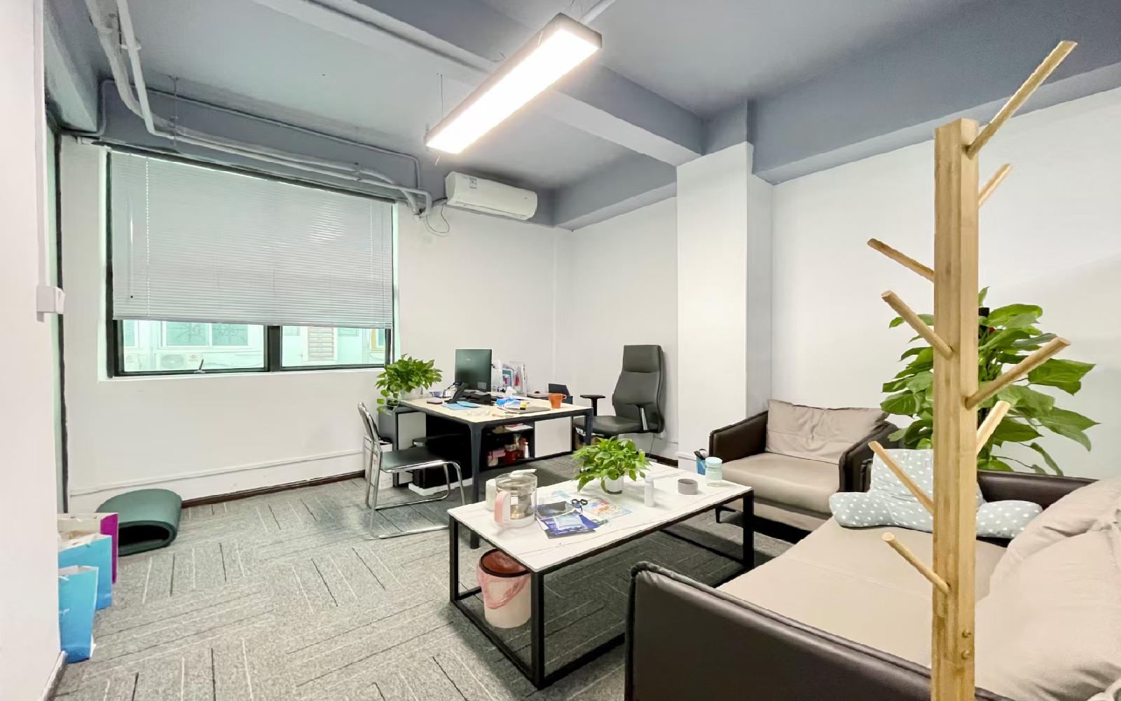 南山云谷创新产业园（二期）写字楼出租780平米精装办公室65元/m².月