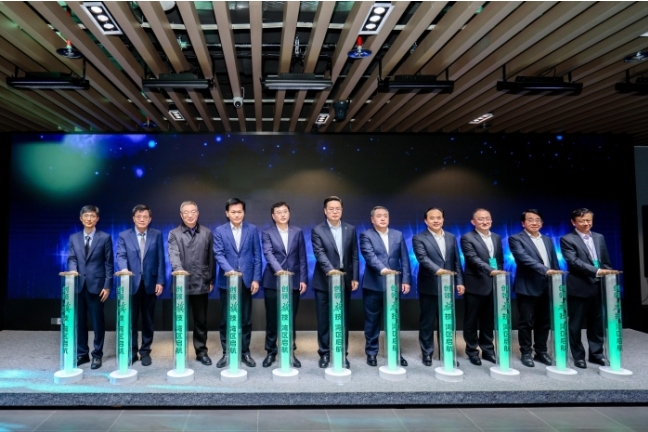 中国一汽大湾区研发院于深圳揭牌，标志着公司在新能源和智能汽车领域的重要布局