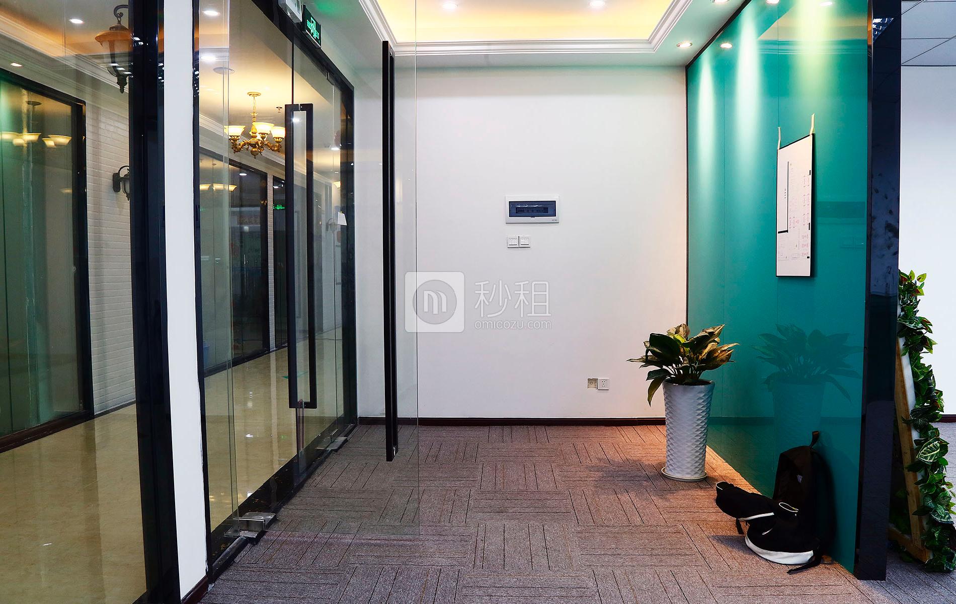 新能源大厦写字楼出租215平米精装办公室85元/m².月