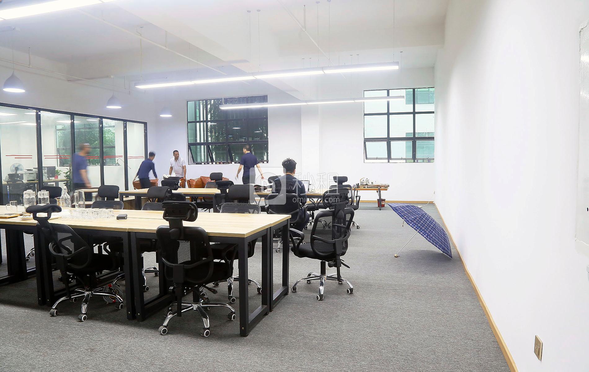 云谷创新产业园（二期）写字楼出租587平米精装办公室120元/m².月