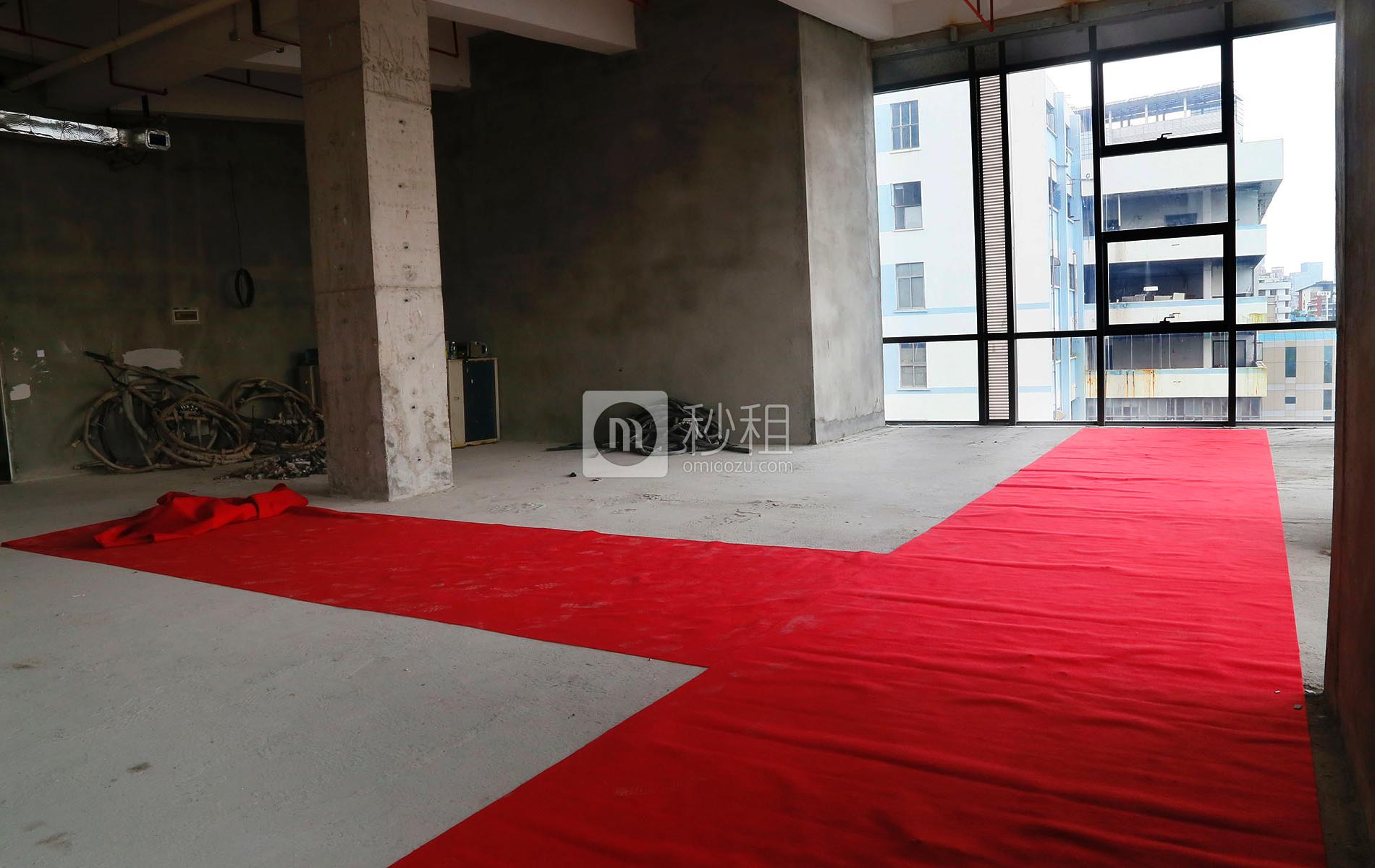 海翔广场写字楼出租322平米毛坯办公室120元/m².月