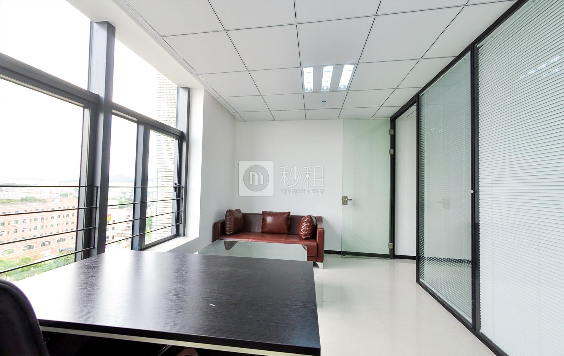 尚美创客大厦写字楼出租880平米精装办公室45元/m².月