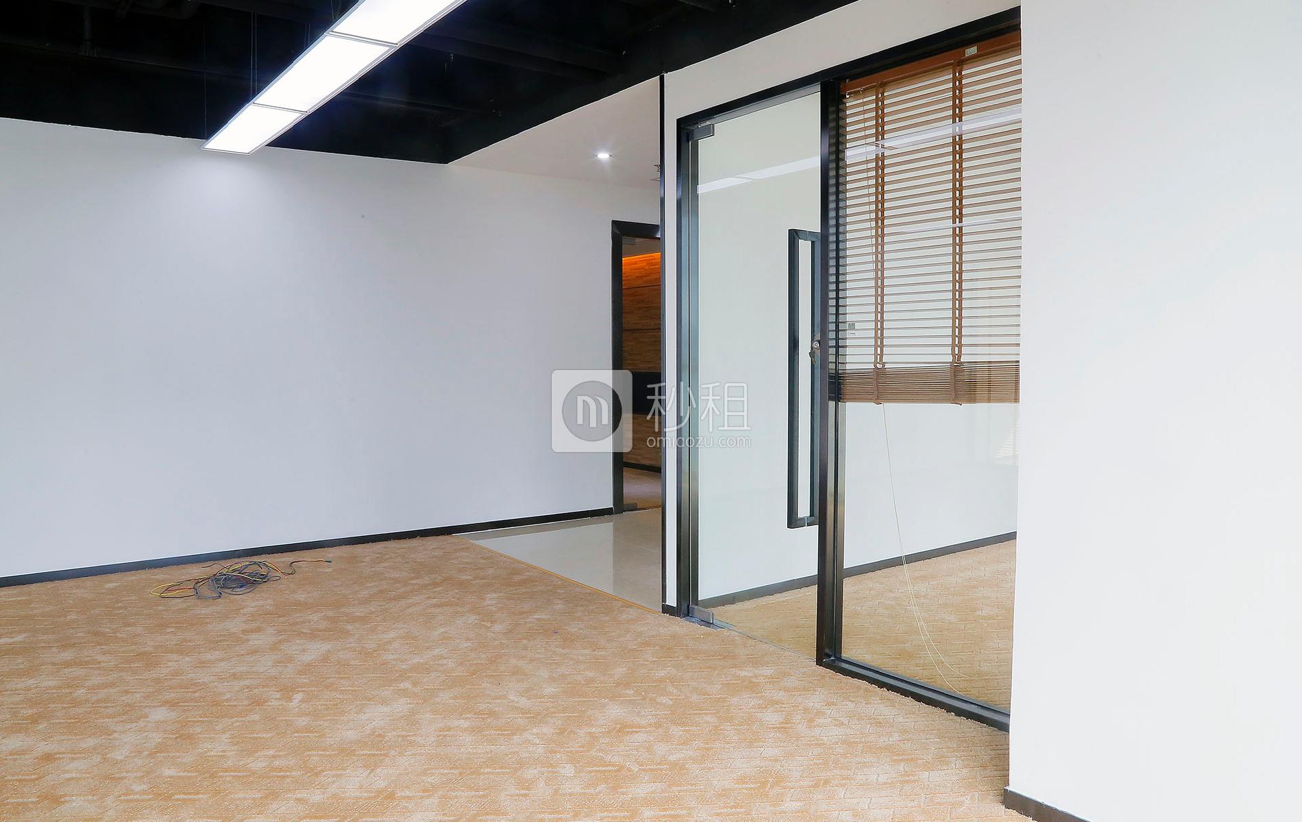 迈科龙大厦写字楼出租215平米精装办公室162元/m².月