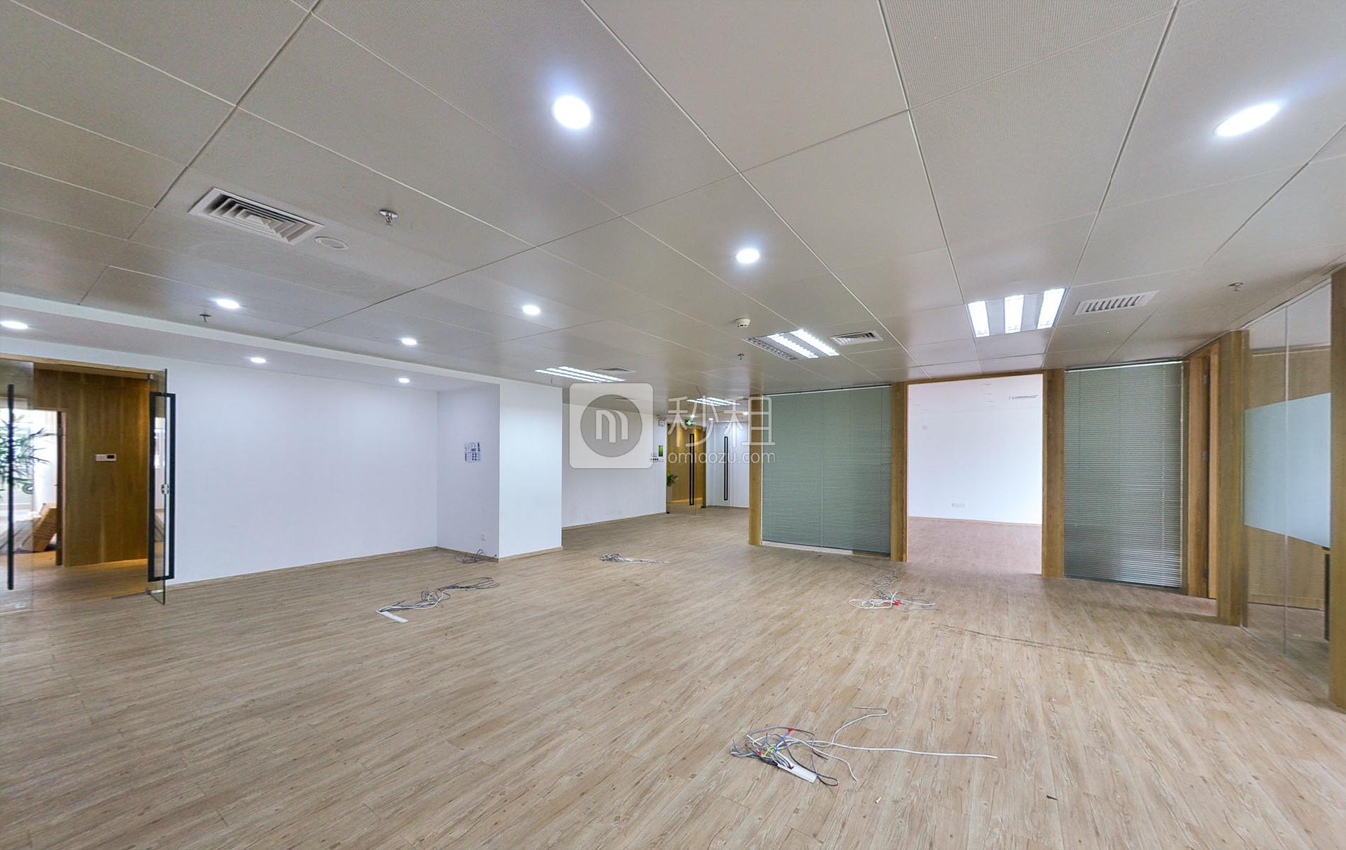 大中华国际金融中心写字楼出租526平米豪装办公室110元/m².月