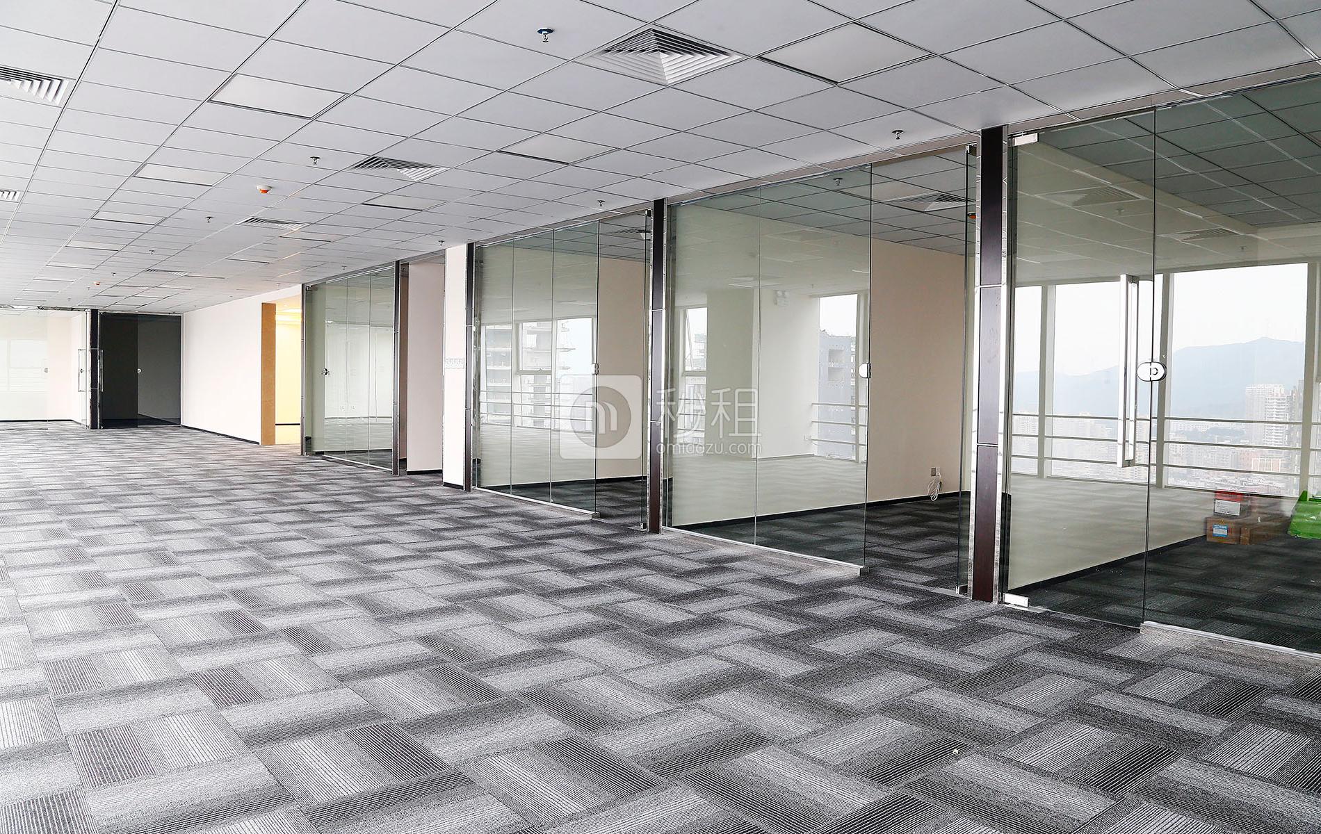 星河WORLD（一期）写字楼出租754平米精装办公室120元/m².月