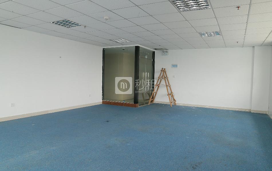鸿华中心写字楼出租106平米简装办公室62元/m².月