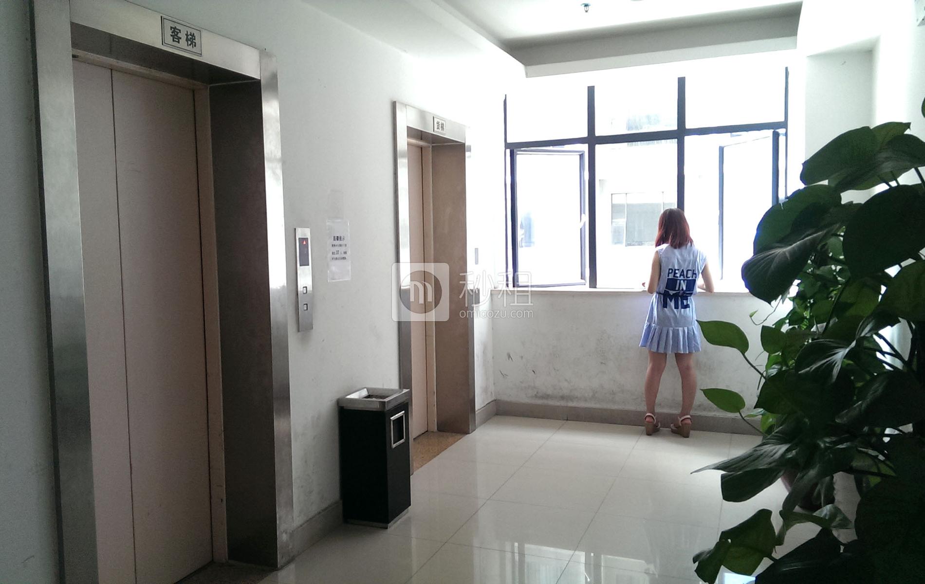 富海大厦-锦博商务港写字楼出租60平米简装办公室110元/m².月