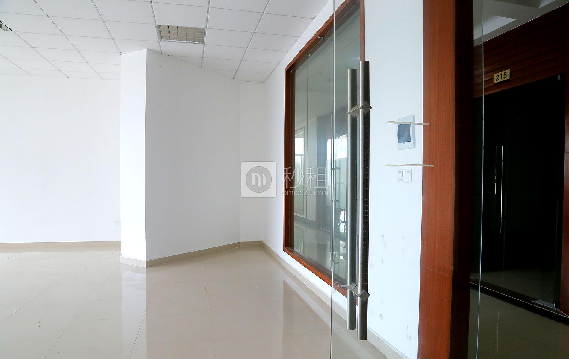 荣群大厦（龙华）写字楼出租110平米简装办公室70元/m².月