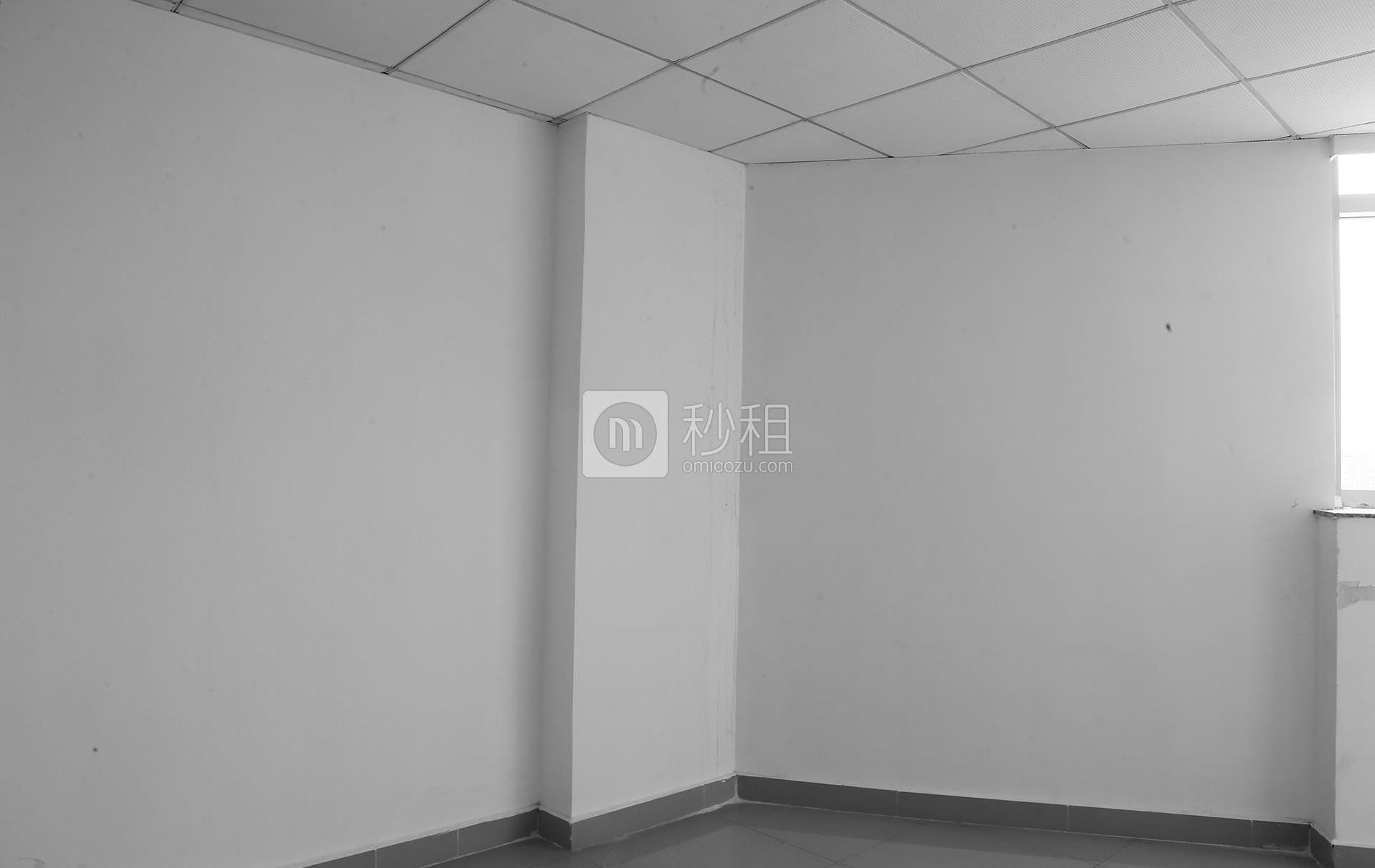 荣群大厦（龙华）写字楼出租200平米简装办公室65元/m².月