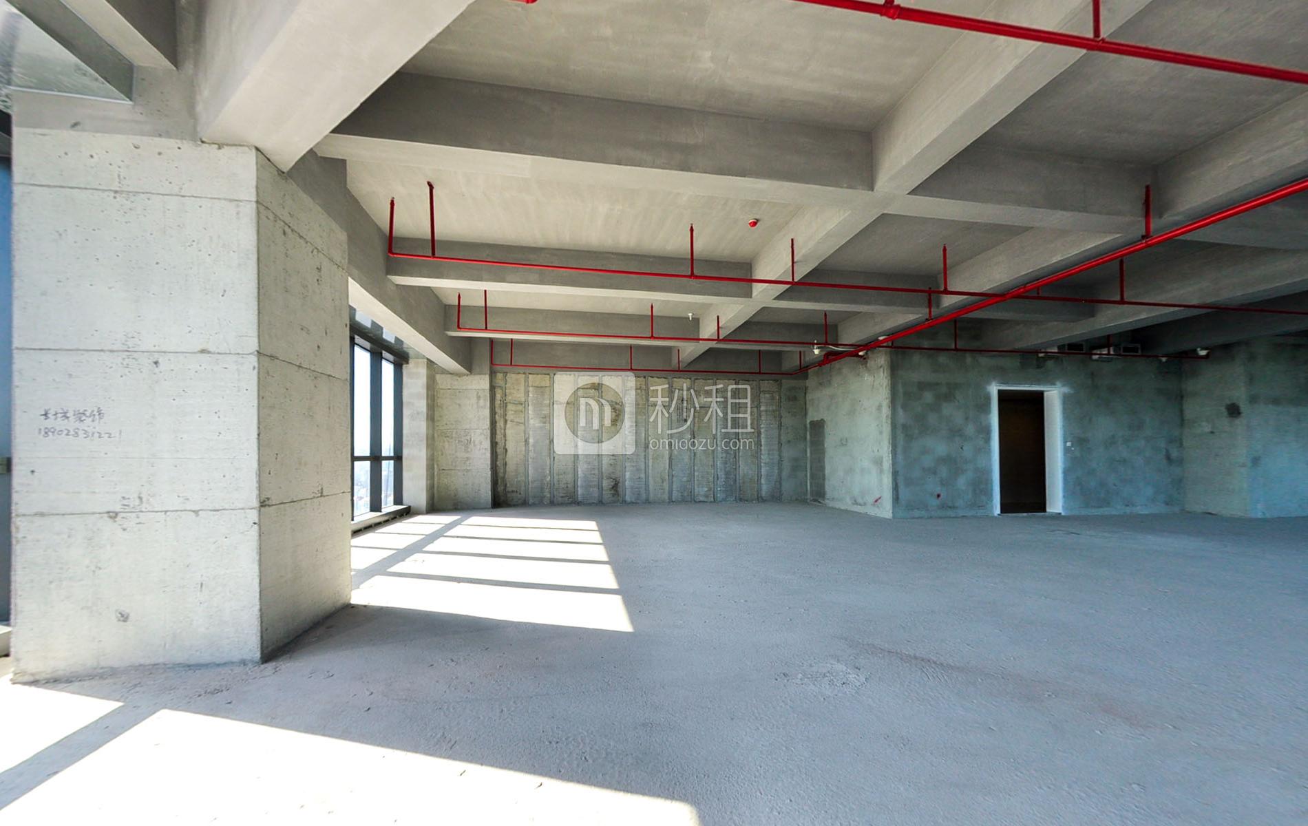 长富金茂大厦写字楼出租600平米毛坯办公室160元/m².月