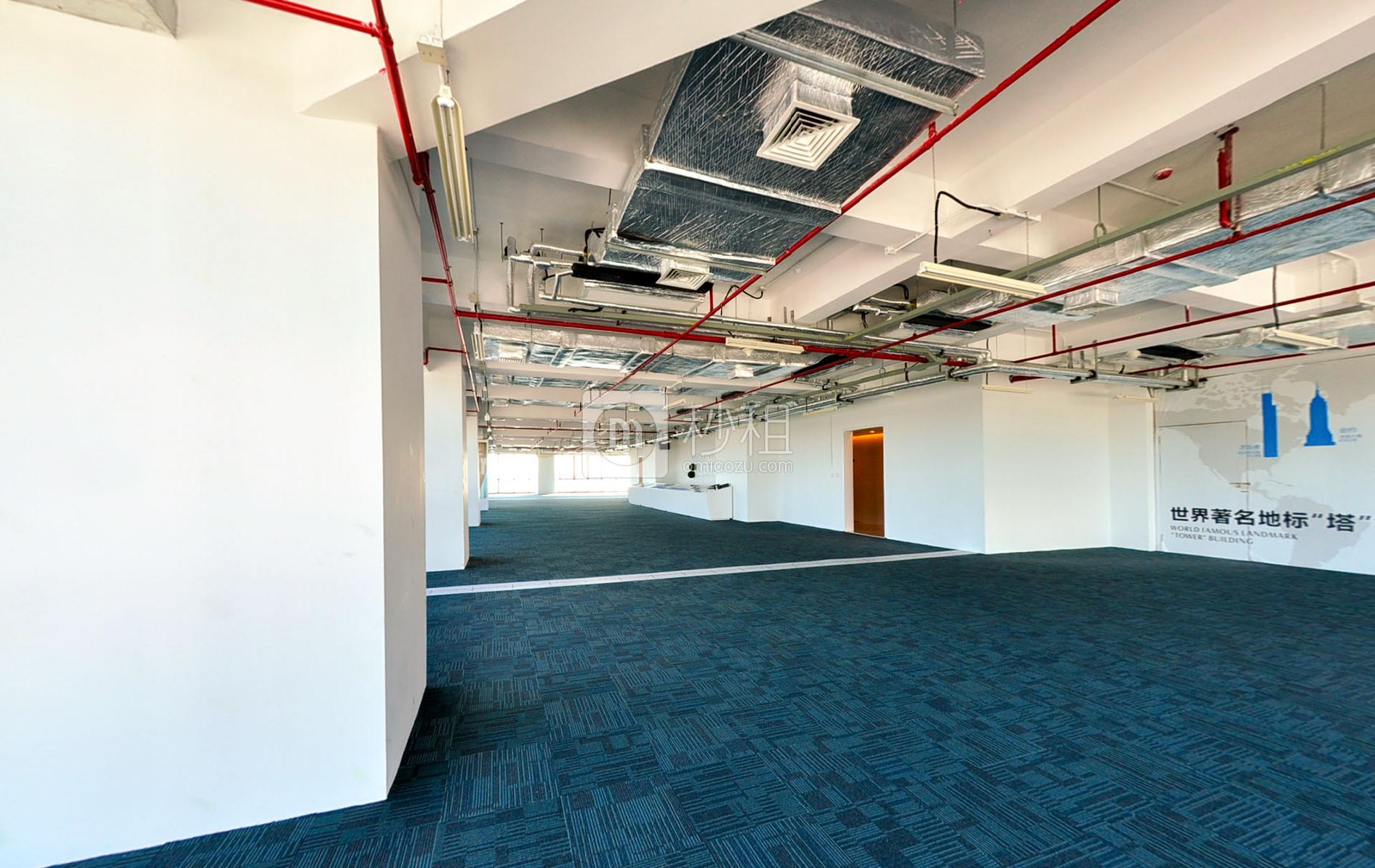 长富金茂大厦写字楼出租800平米精装办公室130元/m².月