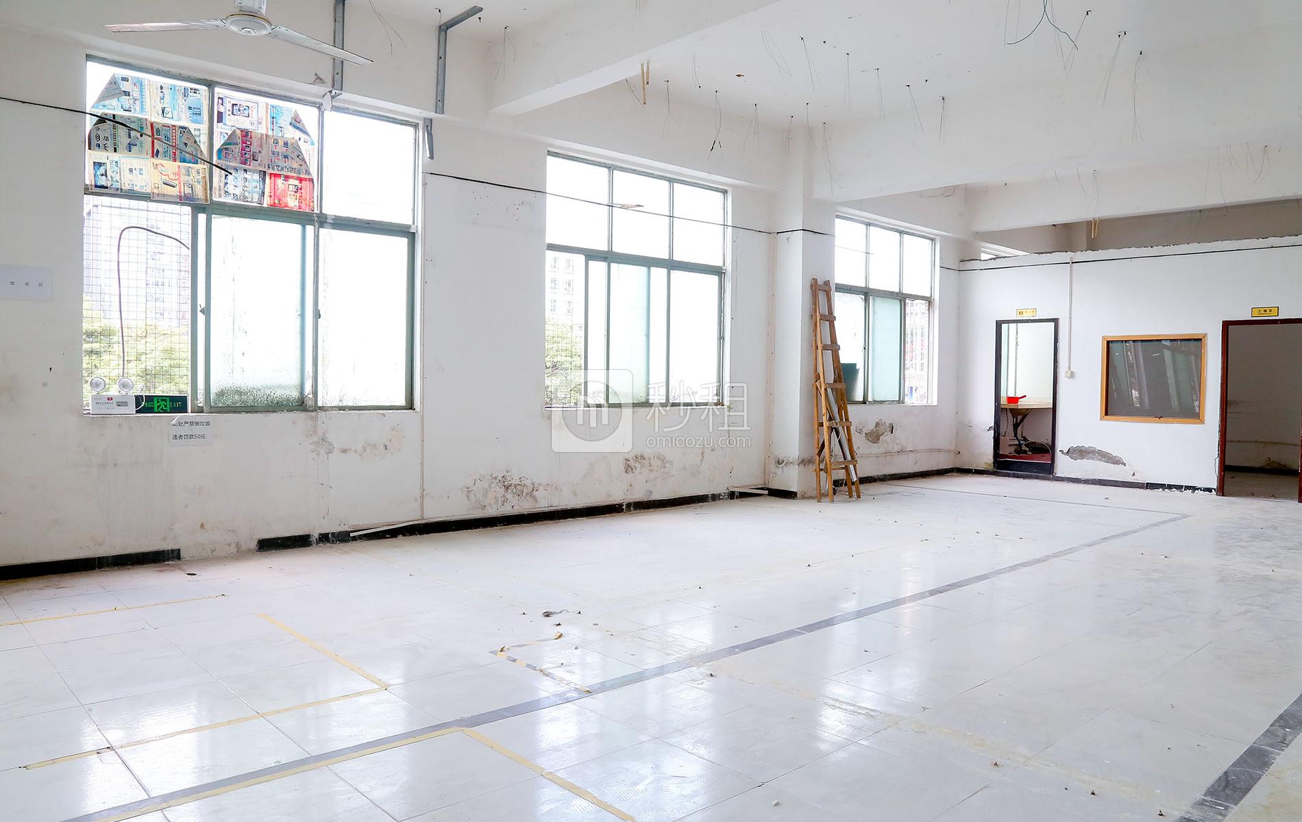 中泰科技园写字楼出租350平米简装办公室38元/m².月