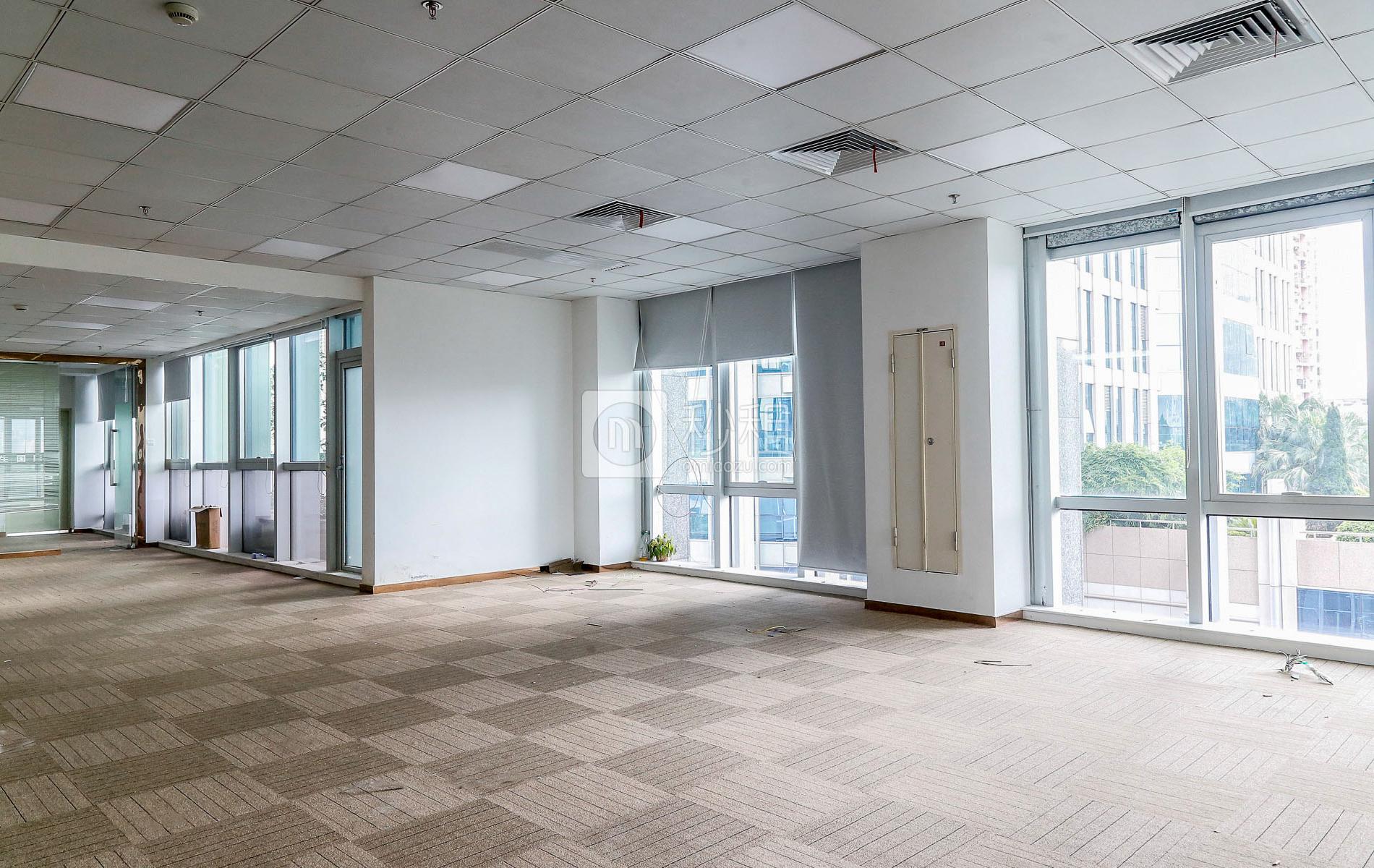 中央西谷大厦写字楼出租385平米豪装办公室98元/m².月