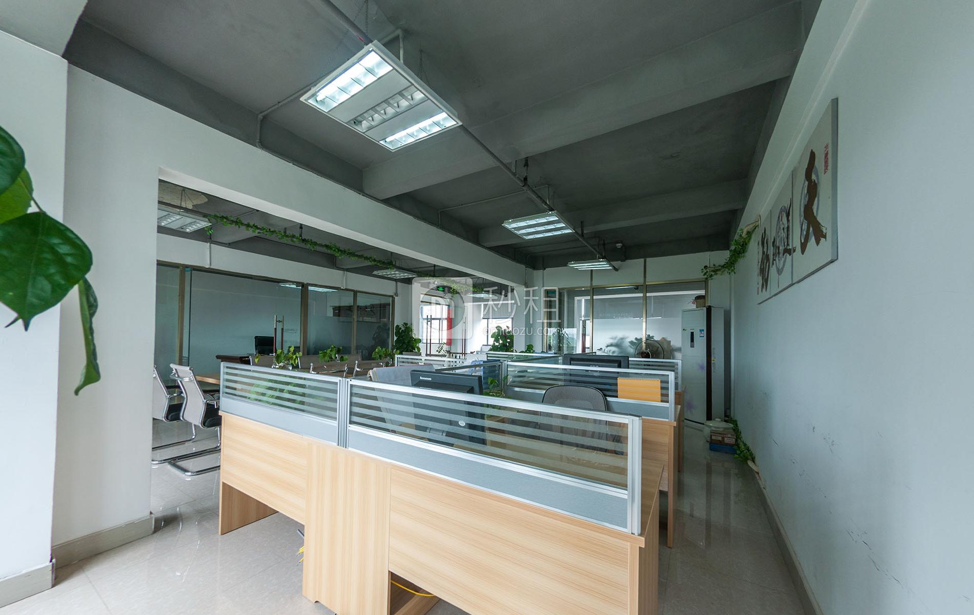 富奇创意大厦写字楼出租570平米简装办公室55元/m².月