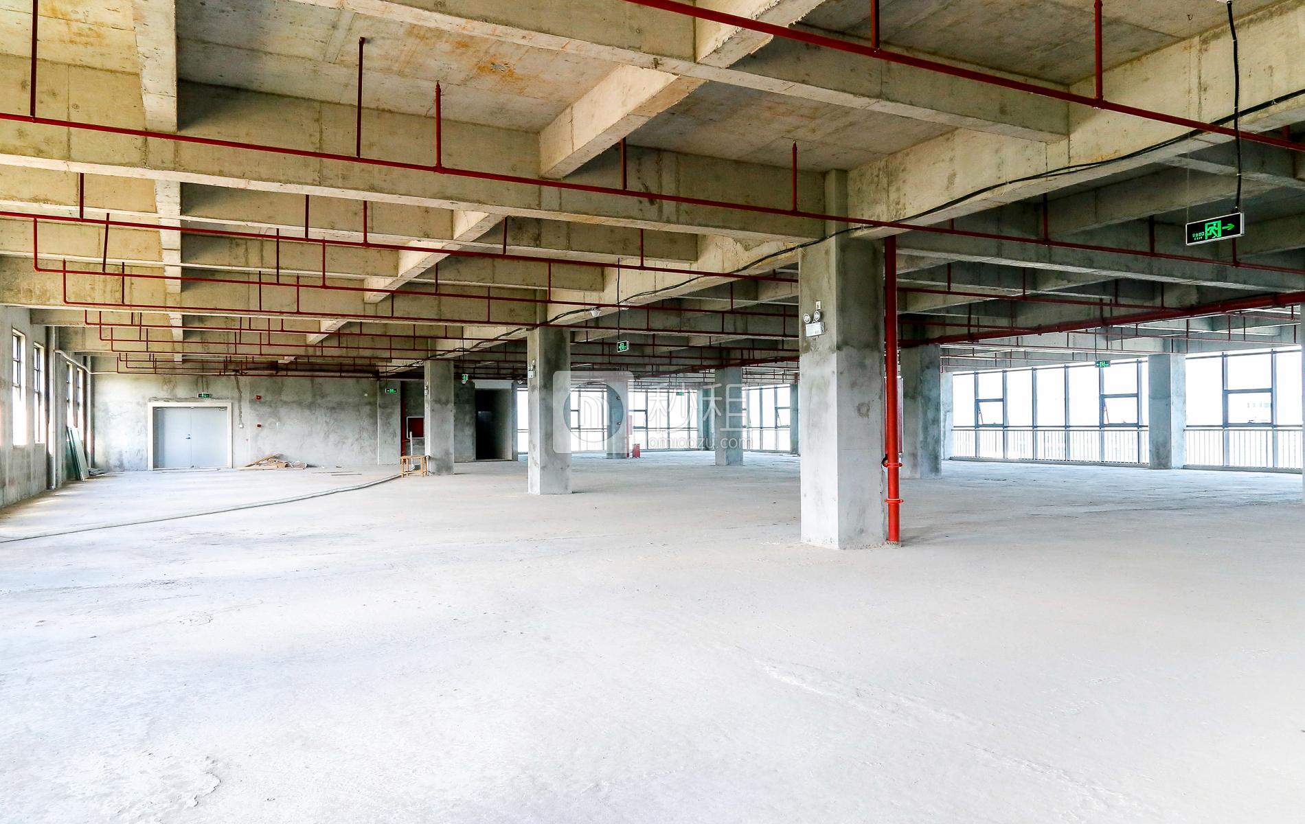 爱特爱创意产业园	写字楼出租205平米毛坯办公室46元/m².月