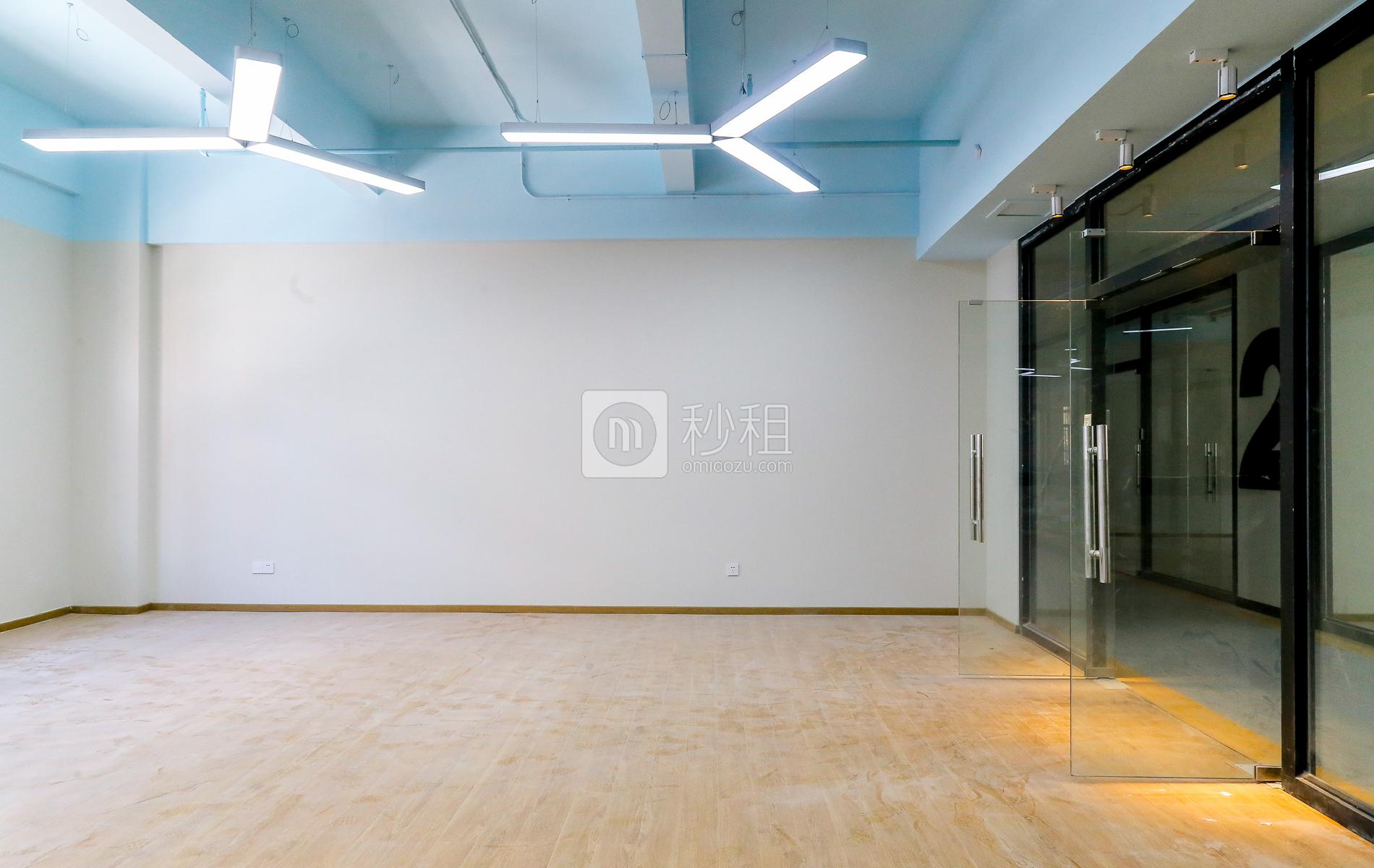 潮loft创意产业园	写字楼出租115平米简装办公室35元/m².月
