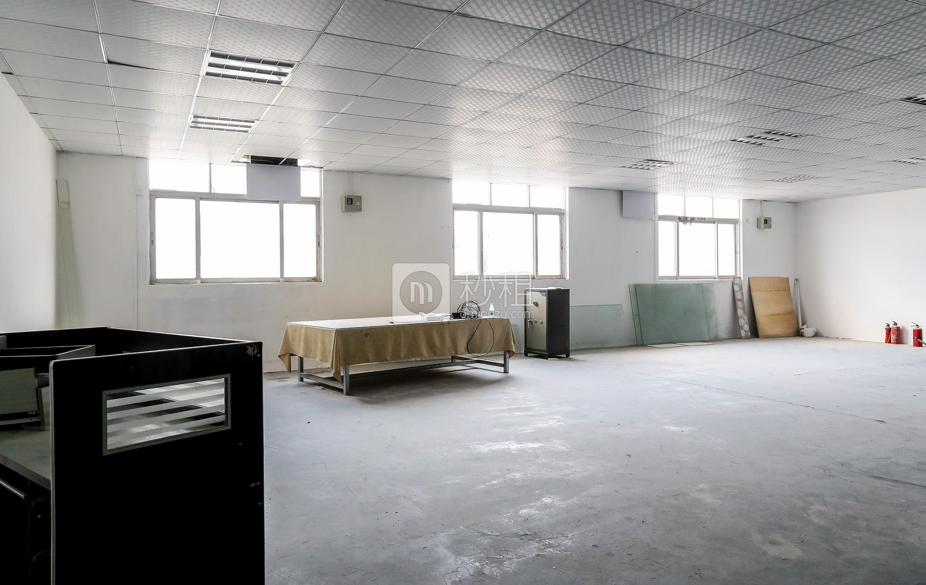 左丞相创业基地写字楼出租110平米毛坯办公室32元/m².月