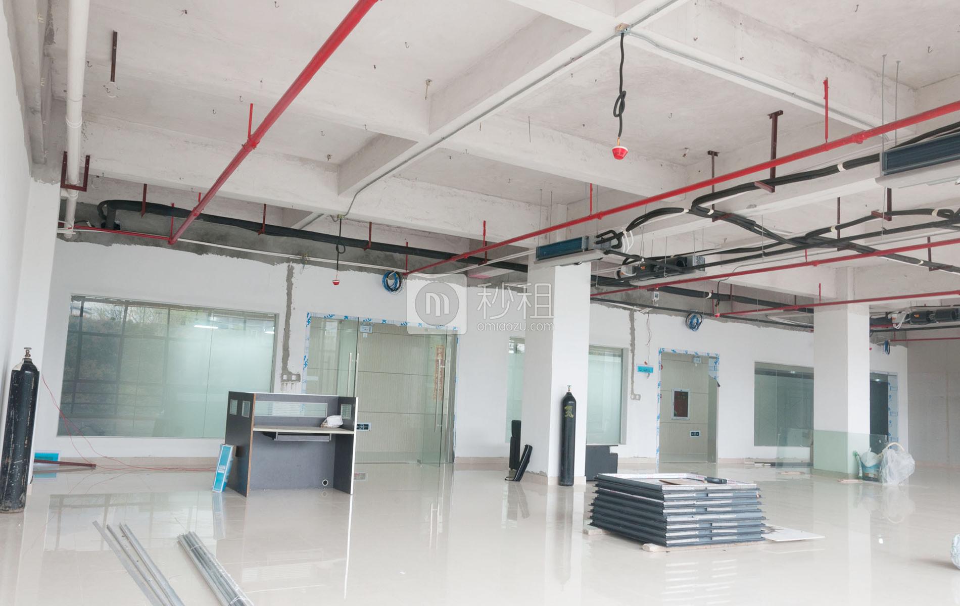 上塘商业大厦写字楼出租112平米毛坯办公室55元/m².月
