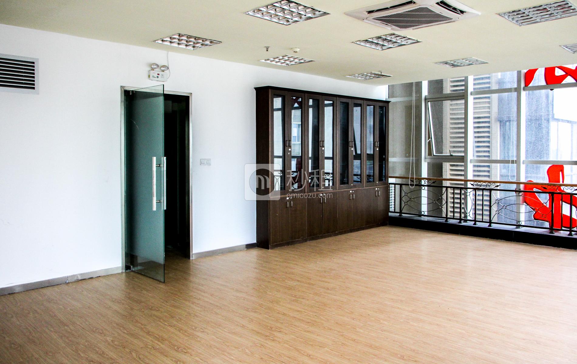 铧厦商业中心写字楼出租243平米简装办公室100元/m².月