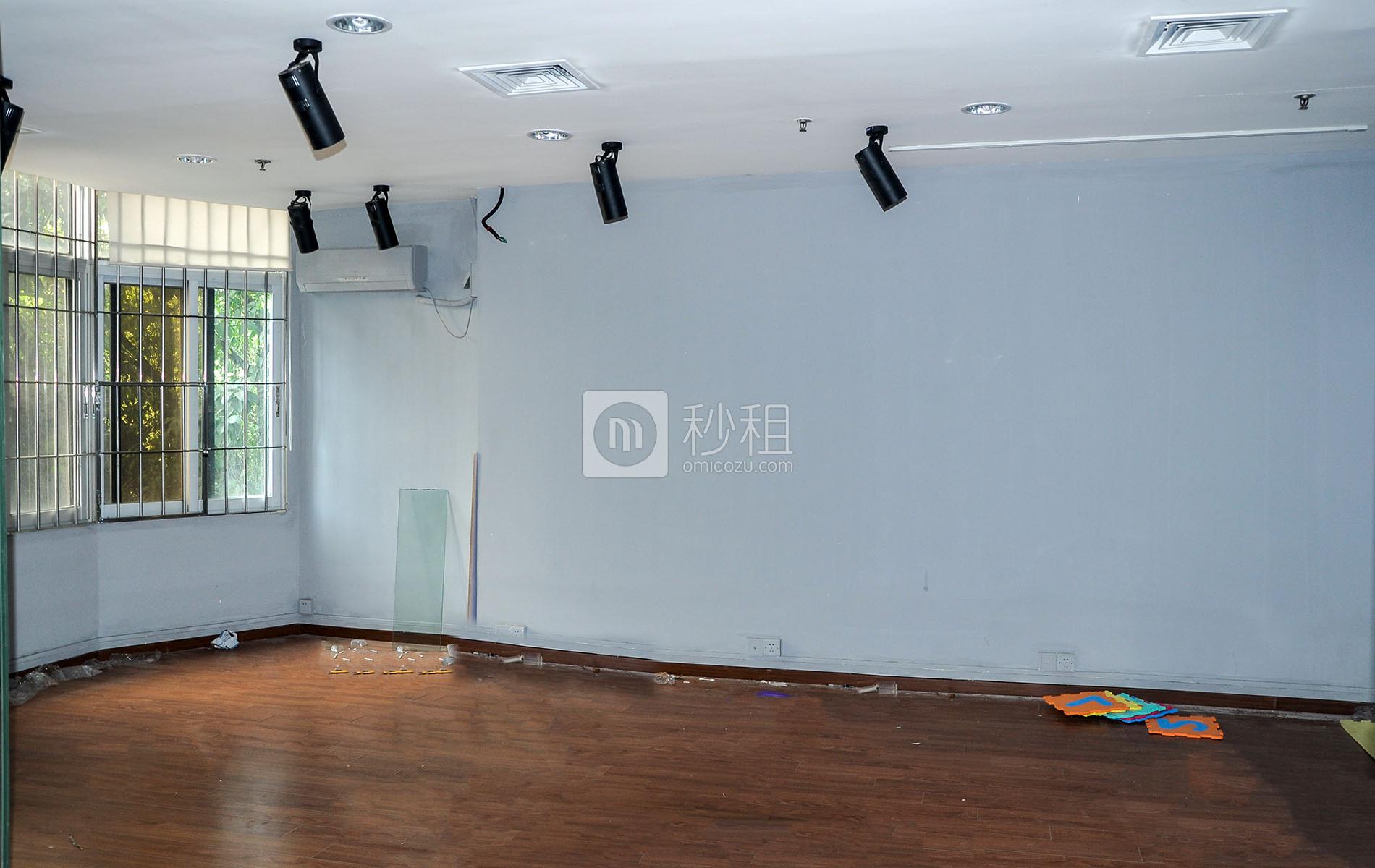 广东外经贸大厦写字楼出租100平米简装办公室150元/m².月