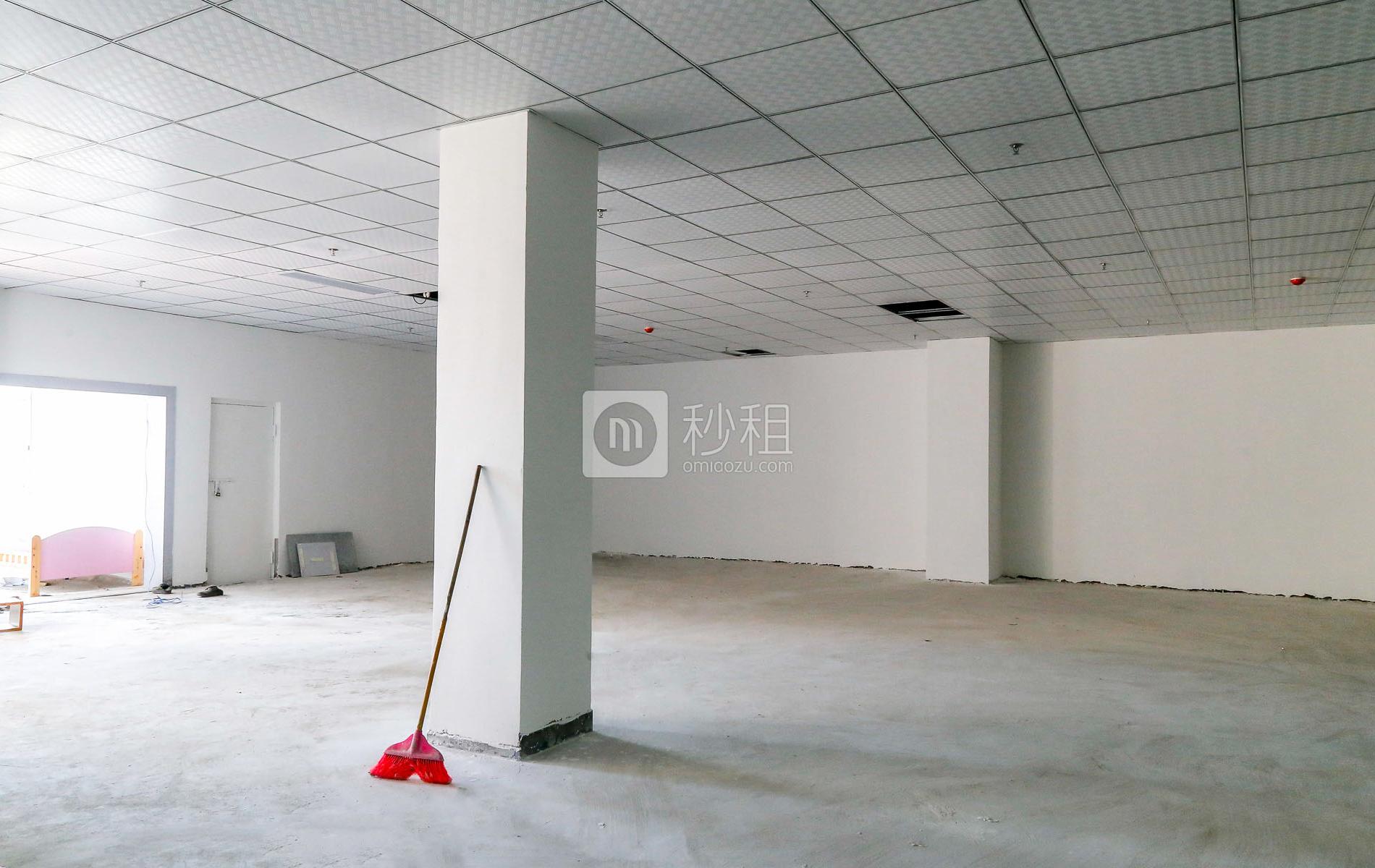兴华工业大厦写字楼出租381平米简装办公室65元/m².月