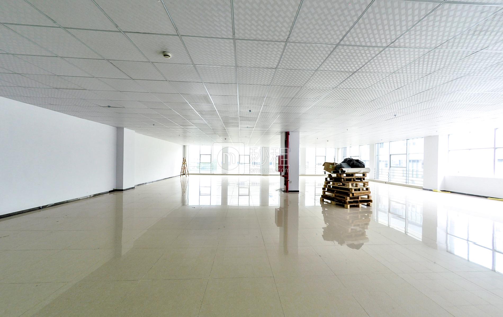 索佳科技园写字楼出租543平米精装办公室45元/m².月