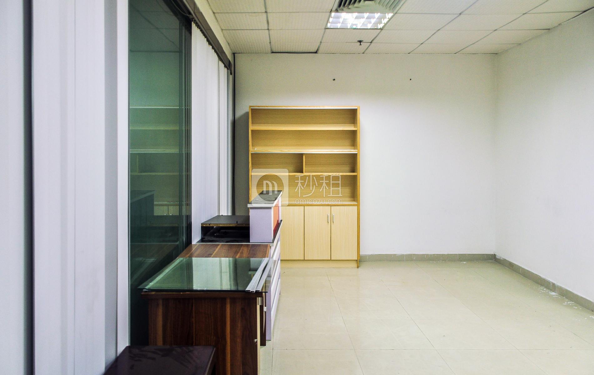 冠泓商务中心写字楼出租68平米简装办公室67元/m².月