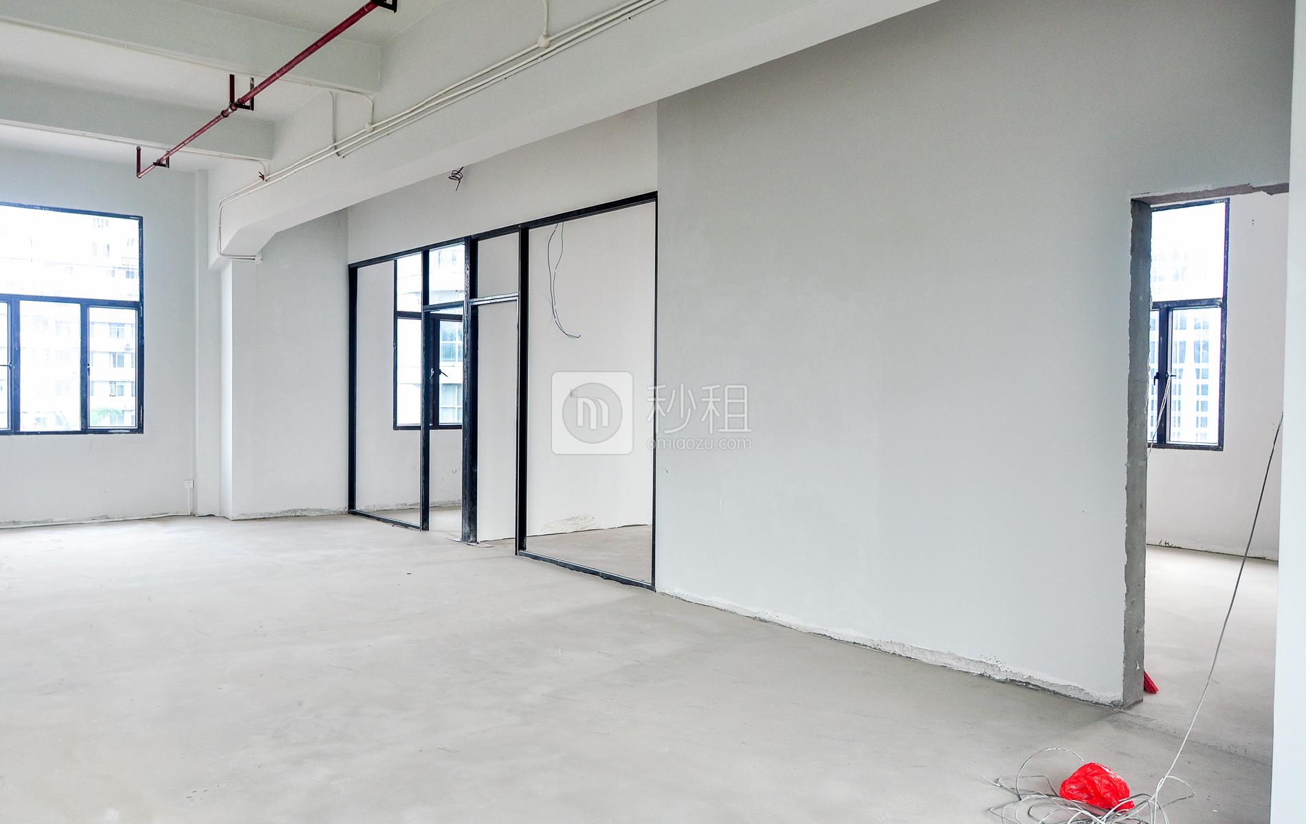 江南坊写字楼出租135平米毛坯办公室120元/m².月