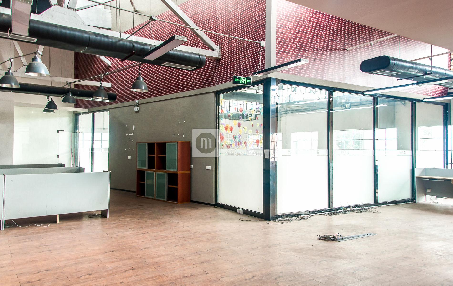 广一电子商务产业园 写字楼出租610平米精装办公室100元/m².月