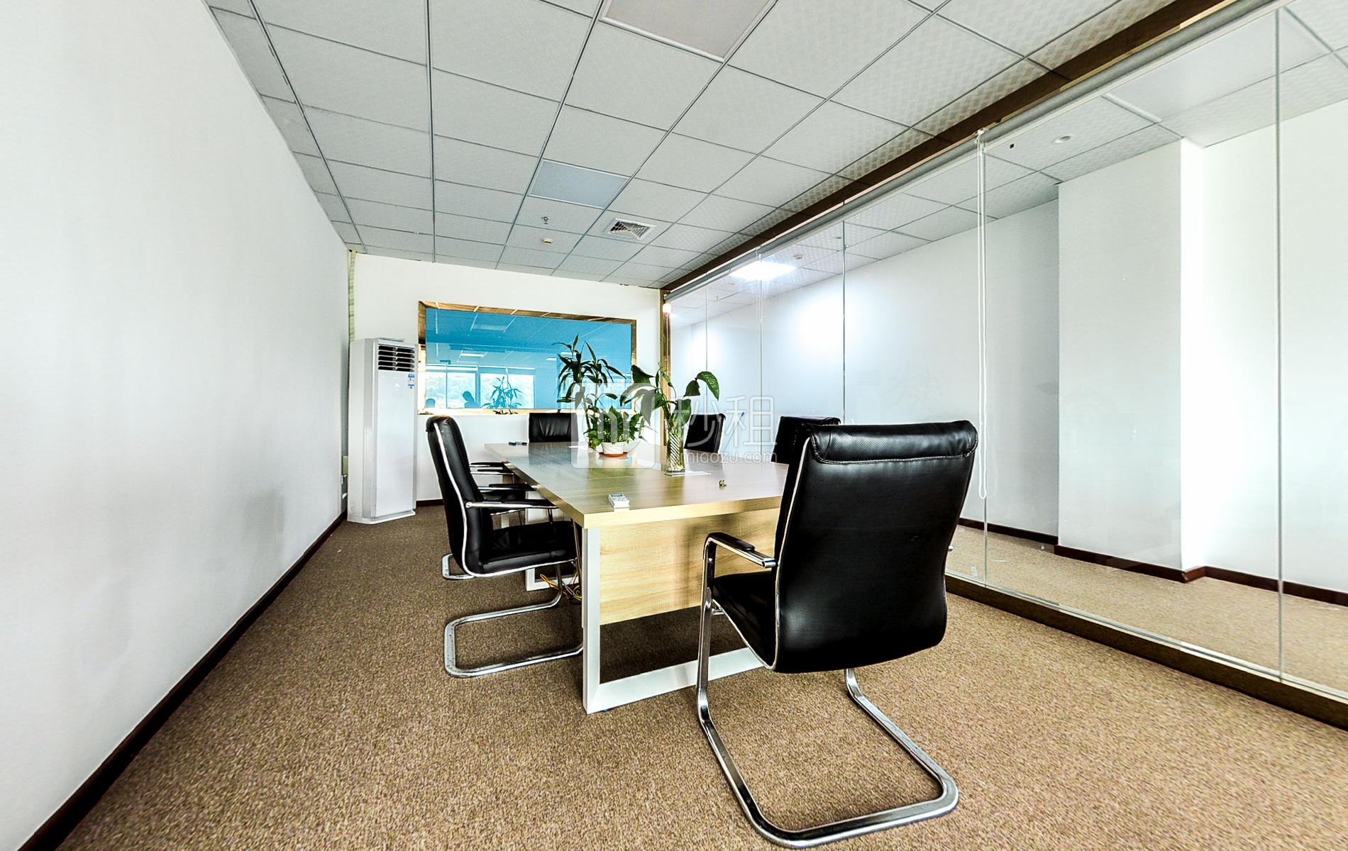创世纪商务中心写字楼出租209平米精装办公室65元/m².月