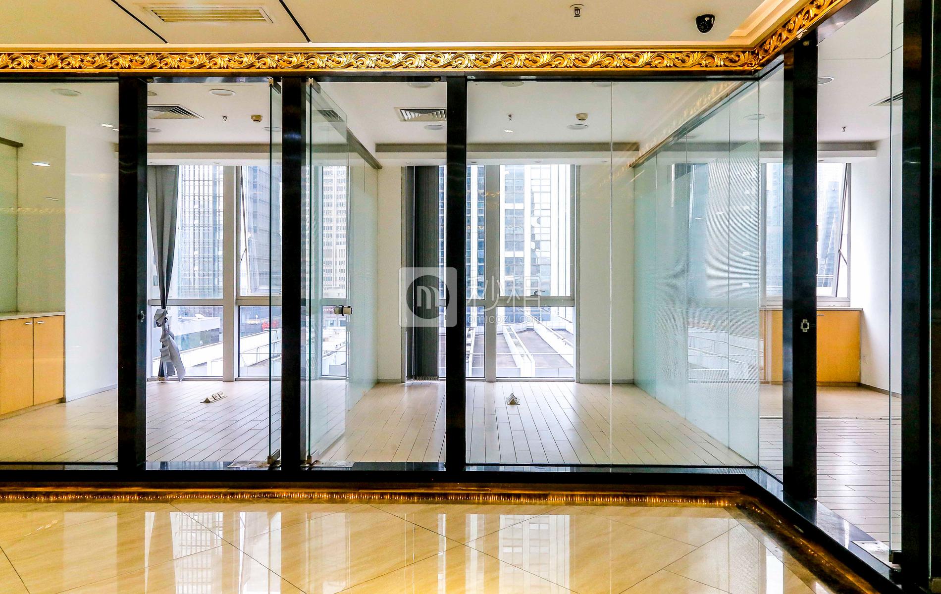 新华保险大厦写字楼出租886平米豪装办公室168元/m².月