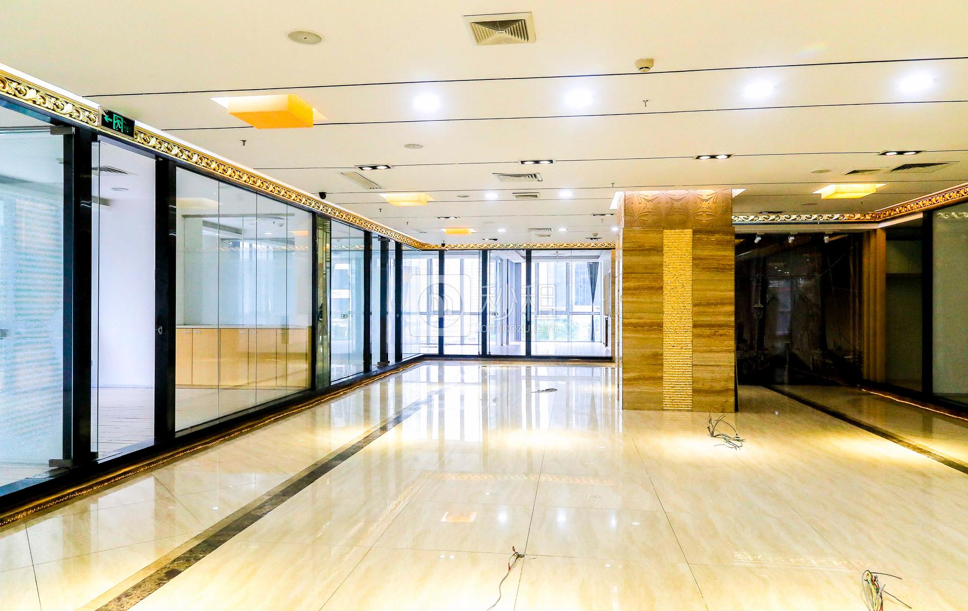 新华保险大厦写字楼出租886平米豪装办公室168元/m².月