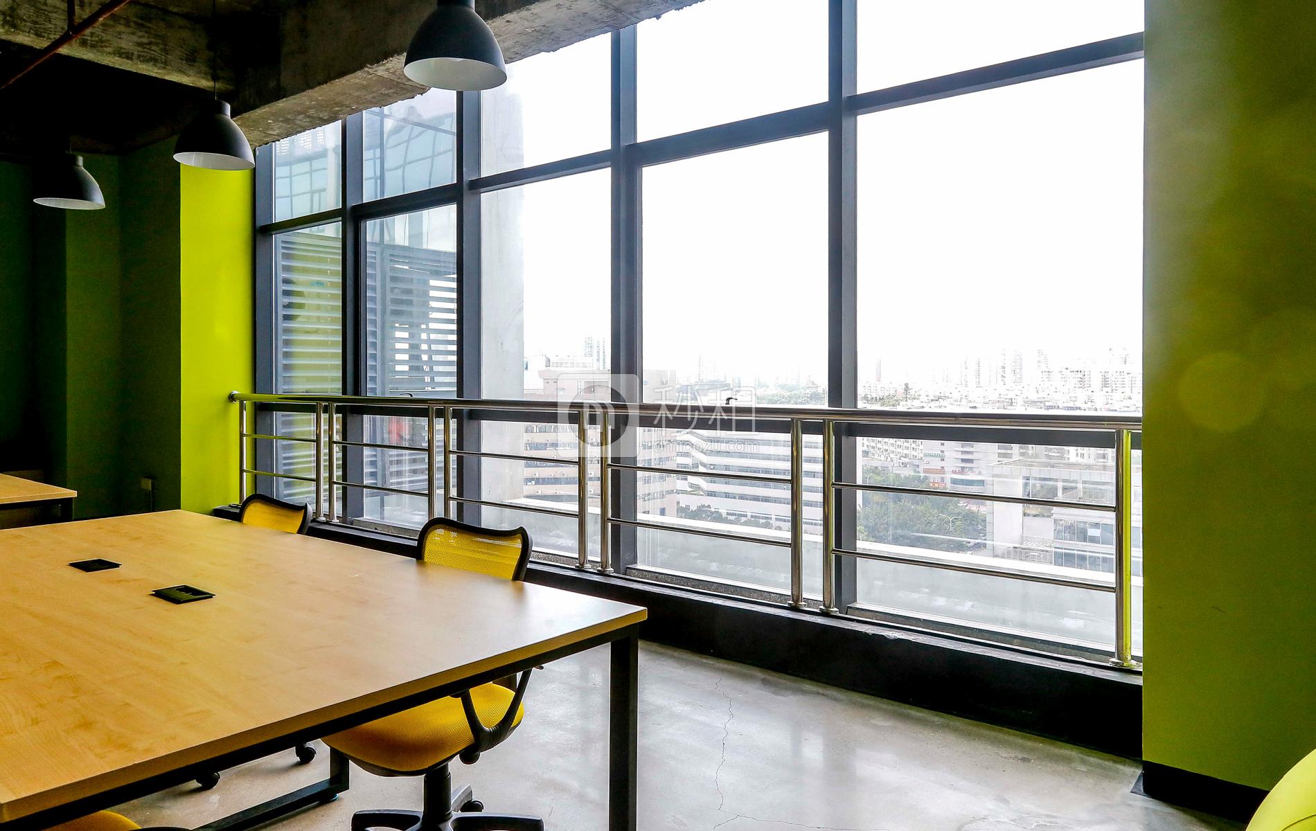 珠江国际中心-DCradle创客家园写字楼出租80平米精装办公室95元/m².月