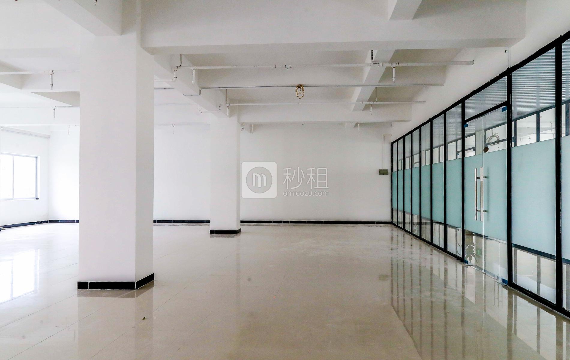 GOGO KTV三楼写字楼出租96平米精装办公室65元/m².月