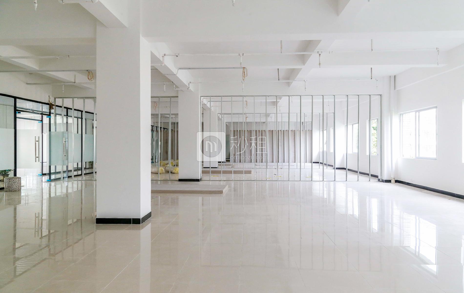 GOGO KTV三楼写字楼出租128平米精装办公室65元/m².月