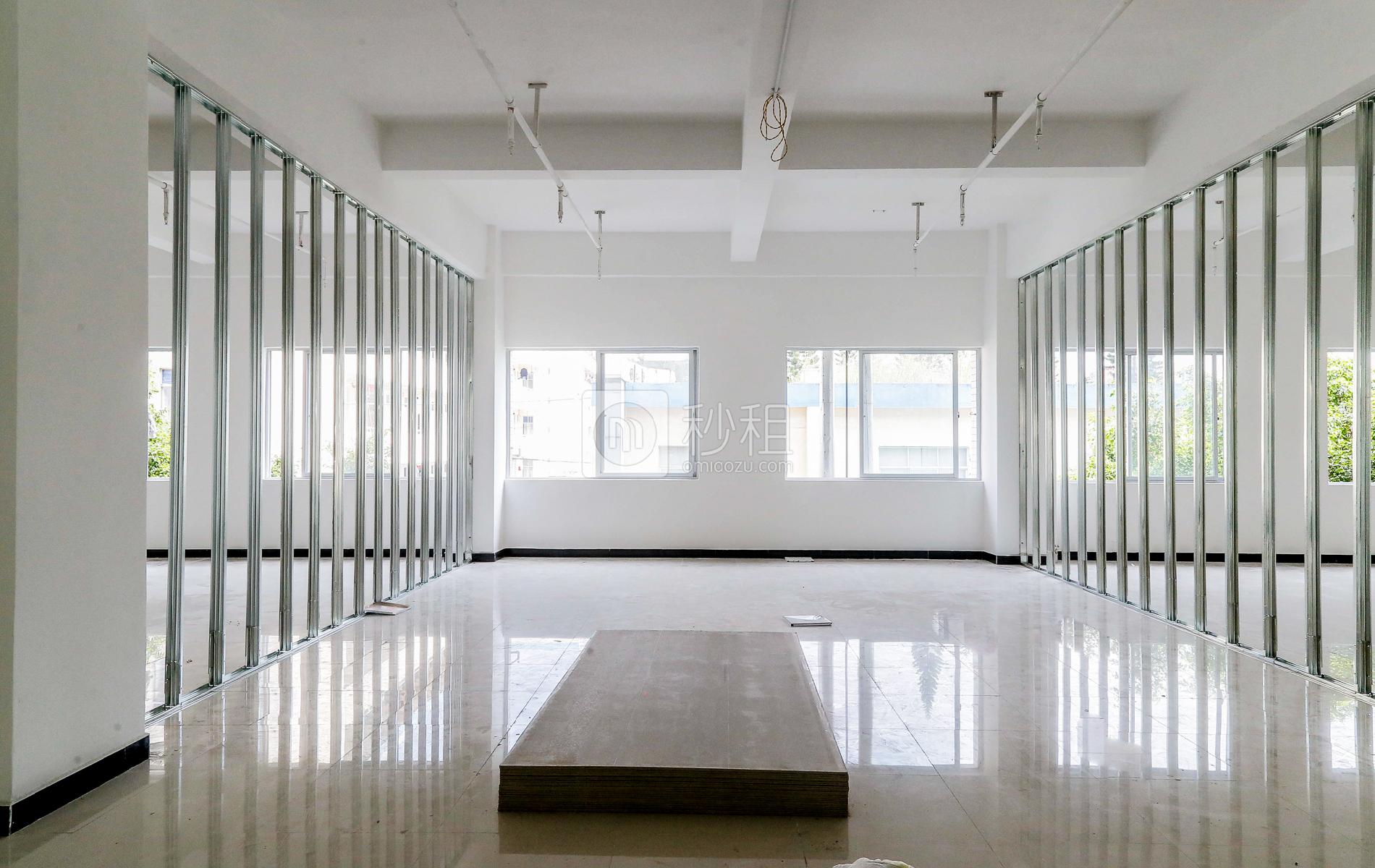 GOGO KTV三楼写字楼出租371平米精装办公室65元/m².月
