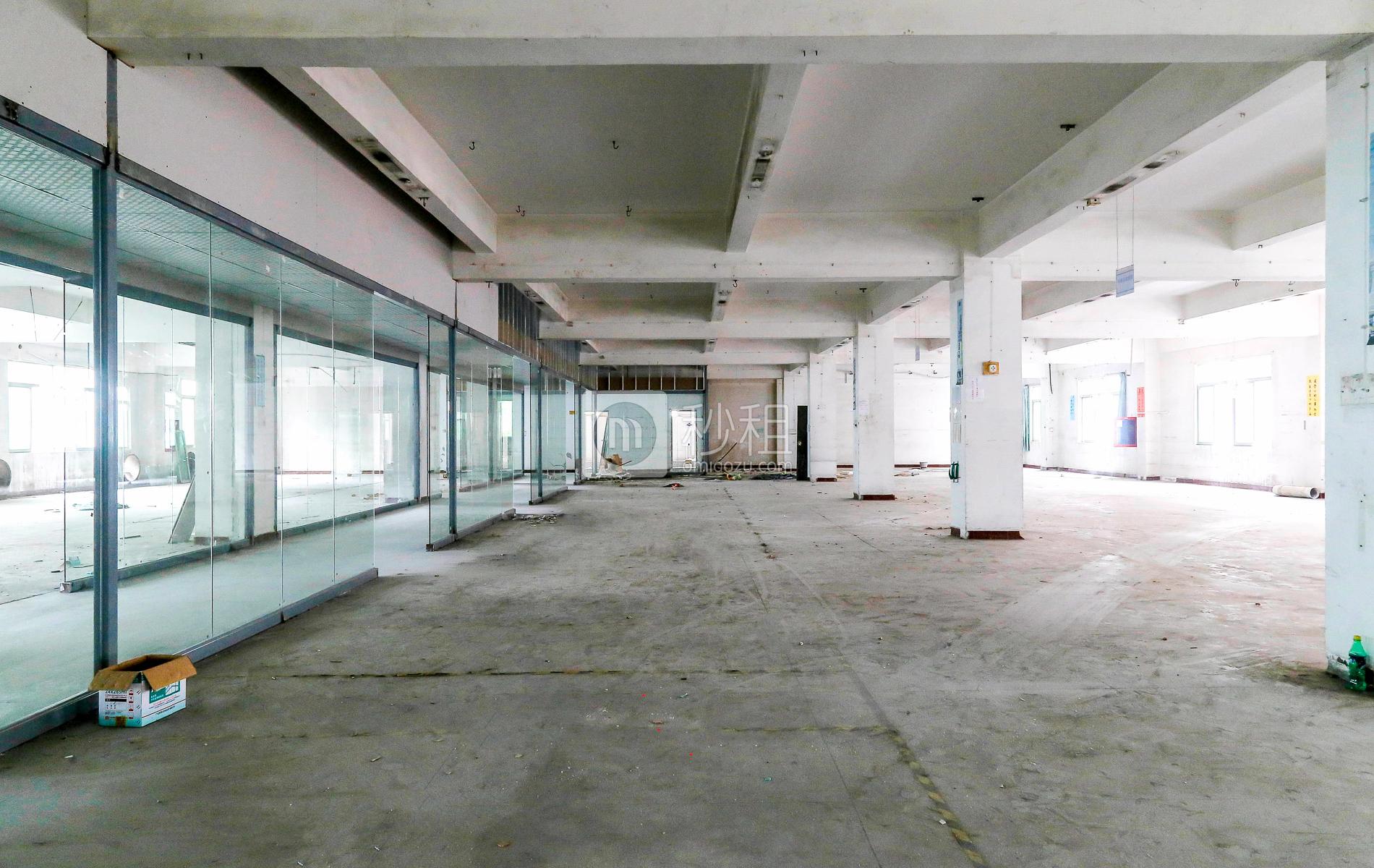 龙胜科技电商园写字楼出租652平米简装办公室23元/m².月