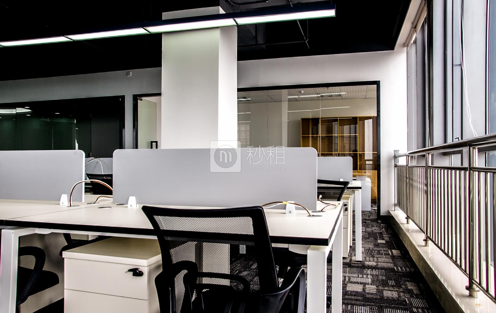 万国食品城-摩天之星孵化器写字楼出租361平米精装办公室80元/m².月
