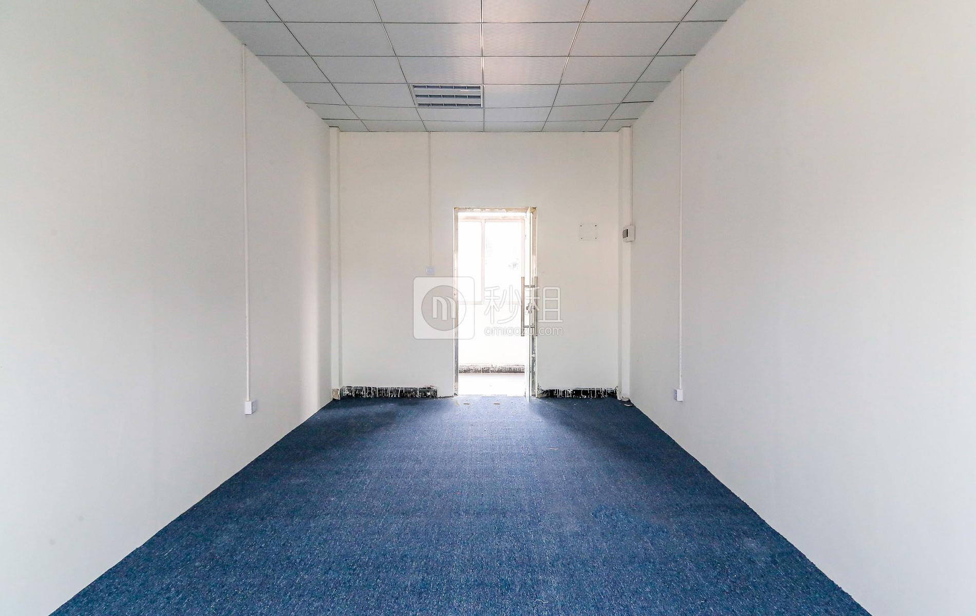 三鼎电商园写字楼出租68平米毛坯办公室44元/m².月