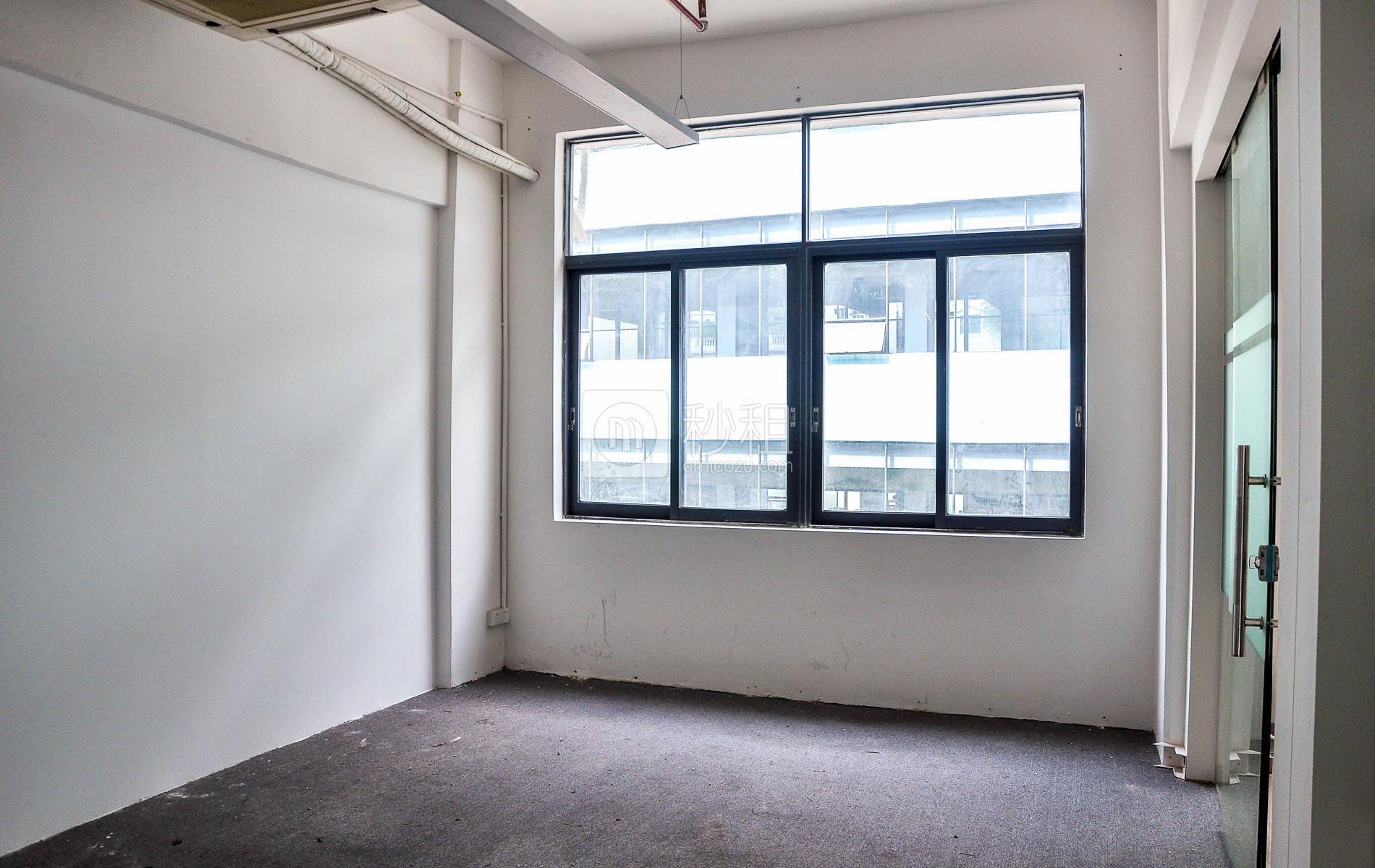 大东汇商务港写字楼出租70平米简装办公室90元/m².月