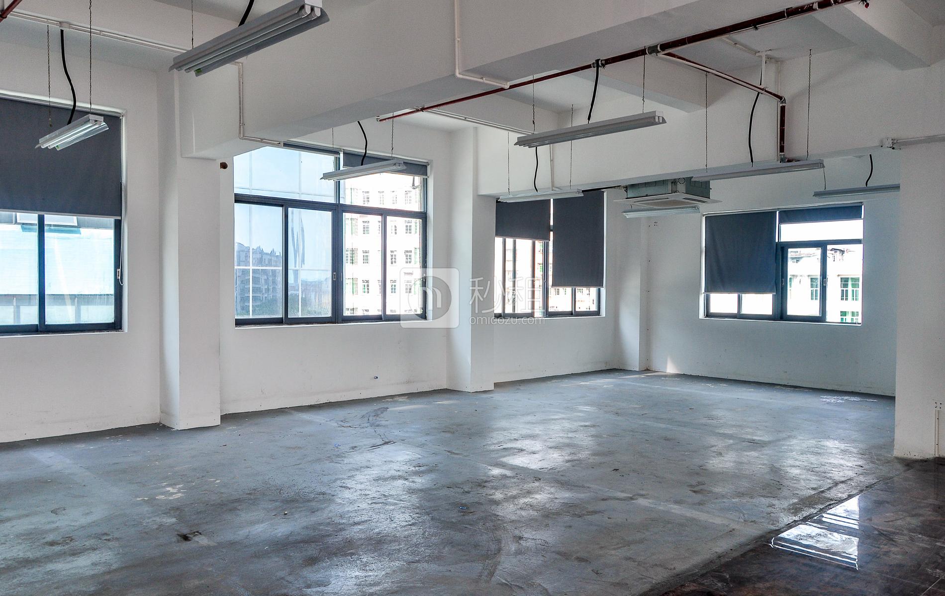 大东汇商务港写字楼出租500平米简装办公室90元/m².月