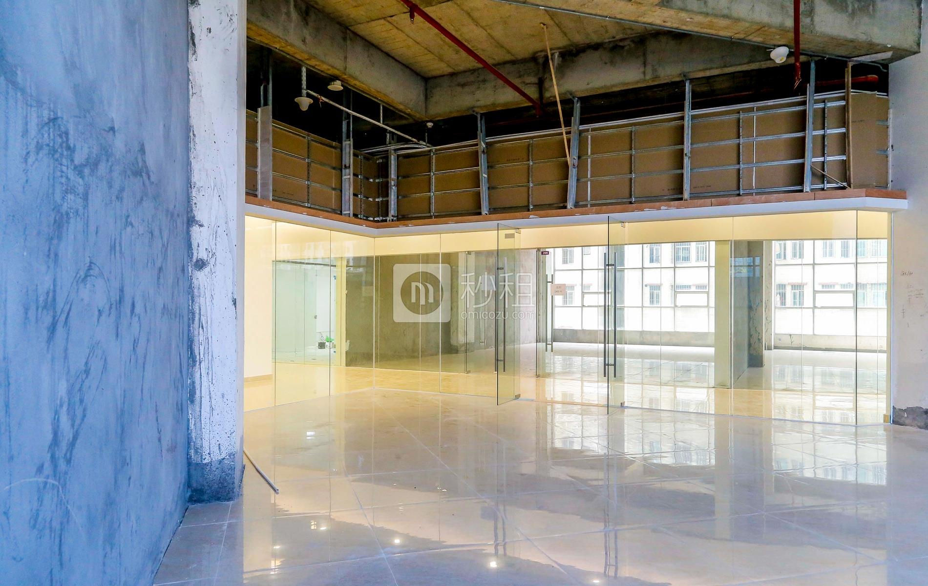 皇嘉中心写字楼出租224平米简装办公室61元/m².月