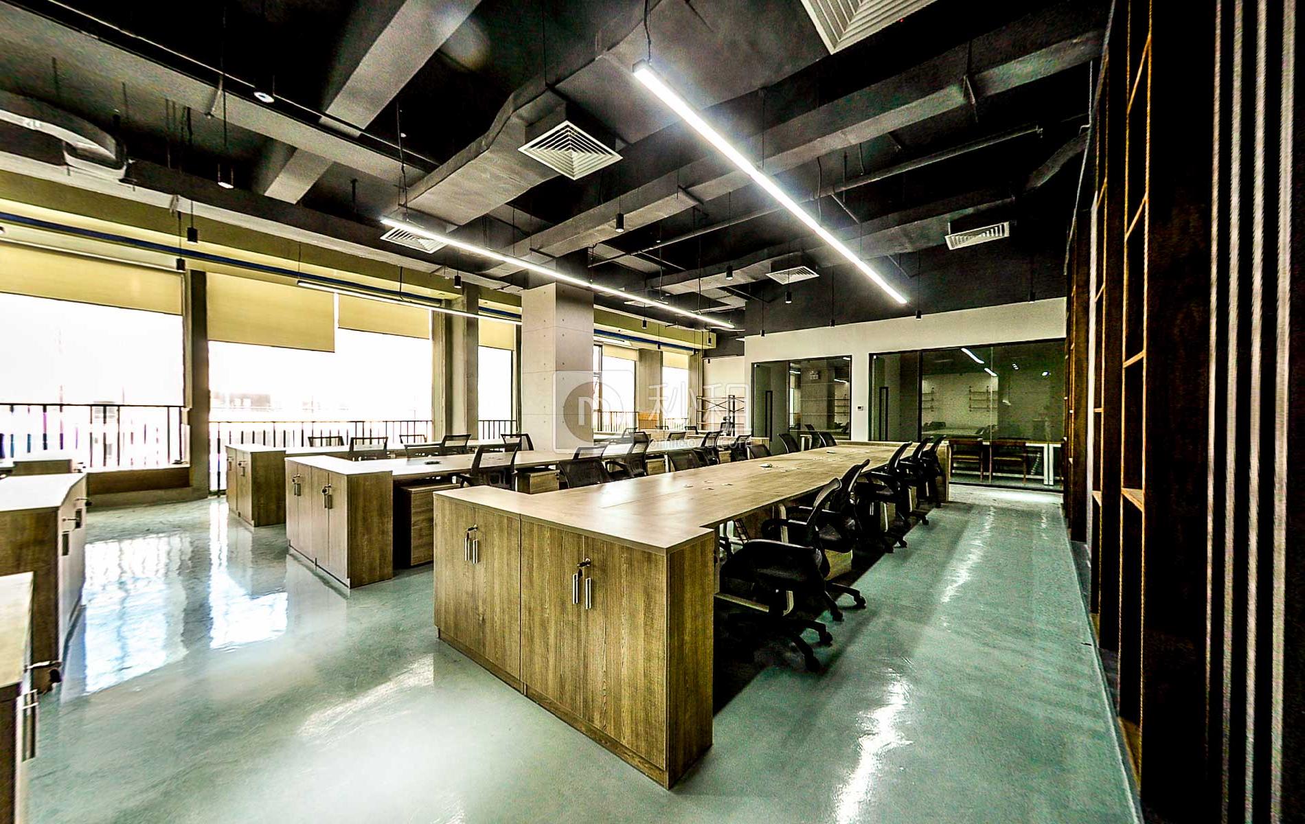 海翔广场-66空间写字楼出租361平米豪装办公室140元/m².月