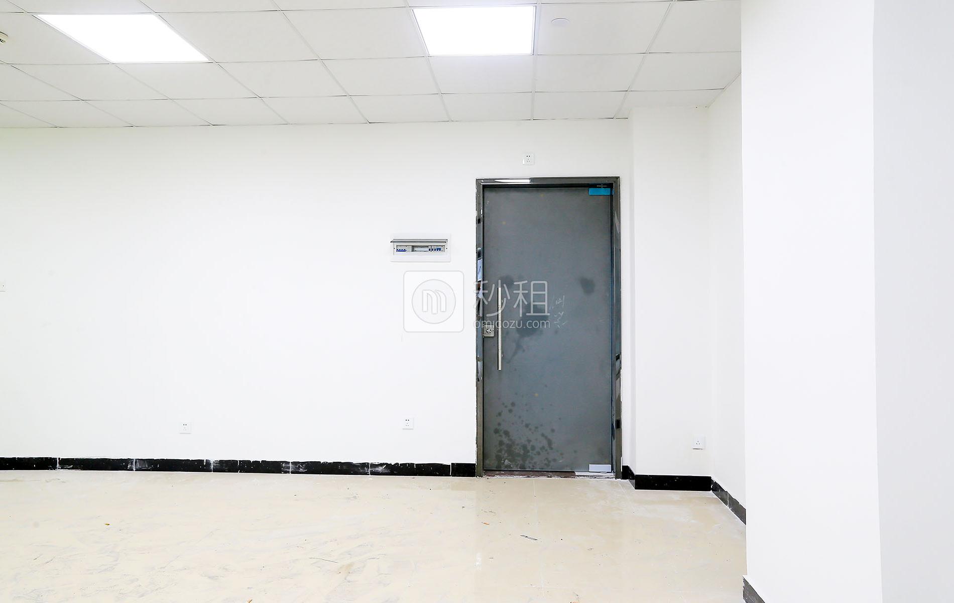中执时代广场（原粤商中心）写字楼出租139平米精装办公室115元/m².月