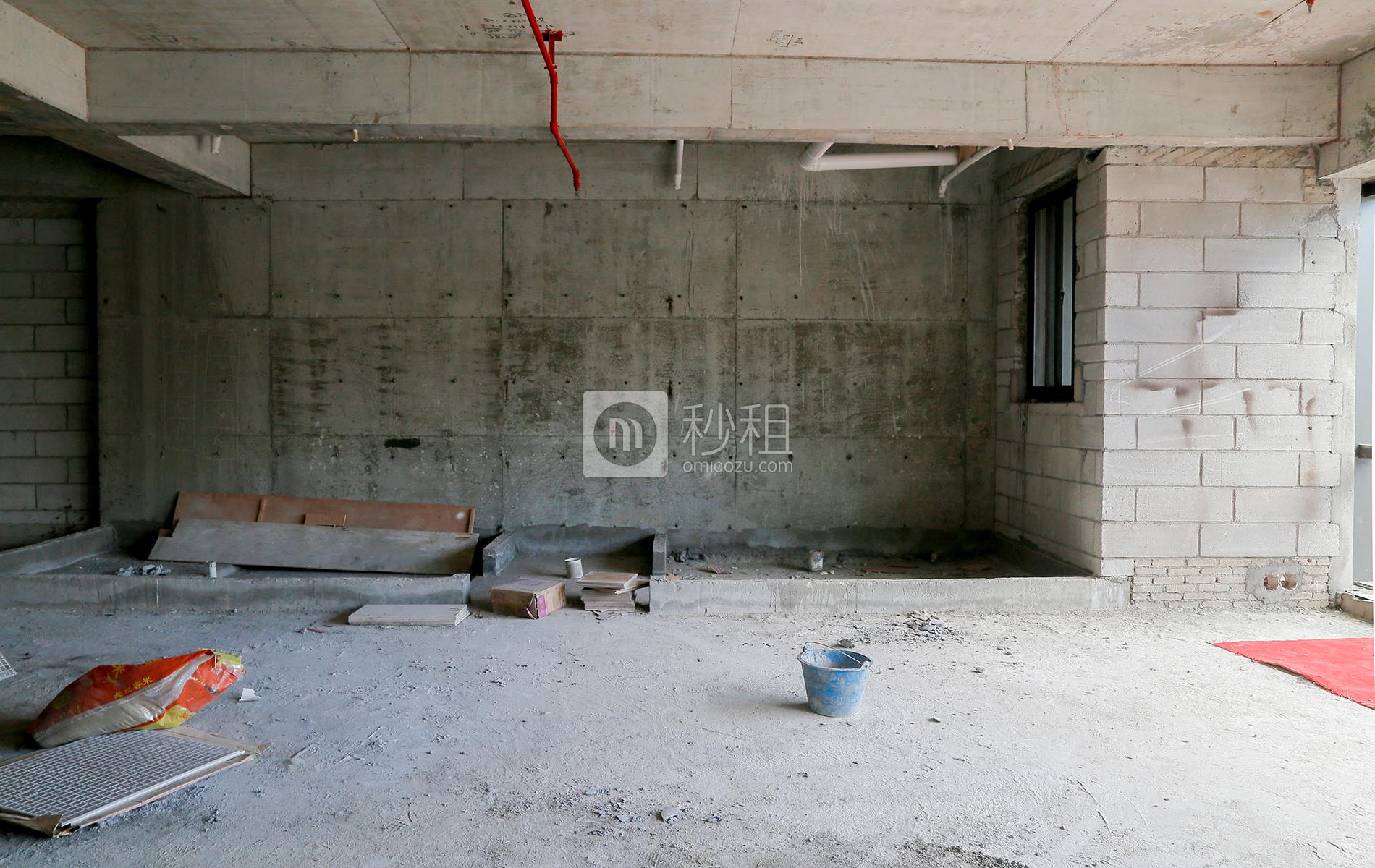 粤商中心写字楼出租150平米毛坯办公室115元/m².月